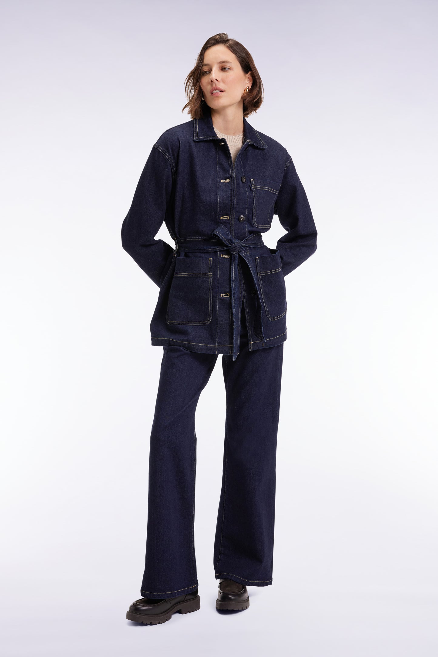 Surchemise ceinturée en denim stretch brut coupe Oversized