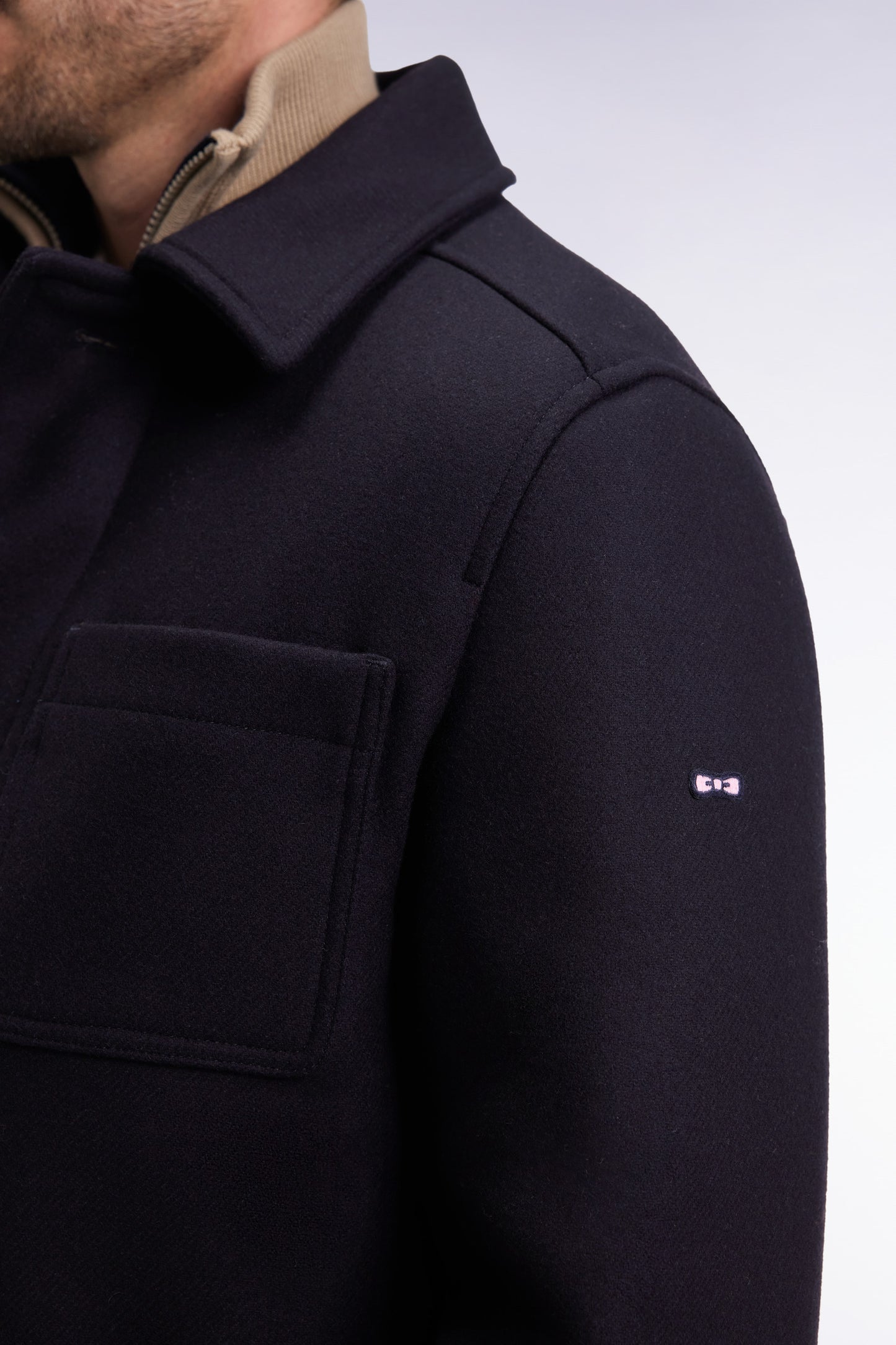 Surchemise zippée en twill de laine marine à poches plaquées