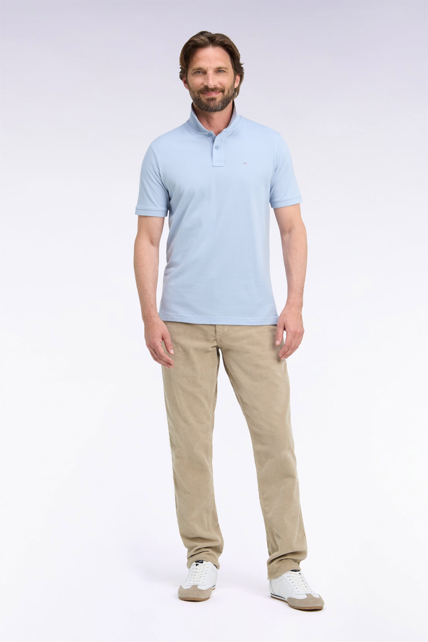 Pantalon chino sans plis en velours côtelé beige coupe regular