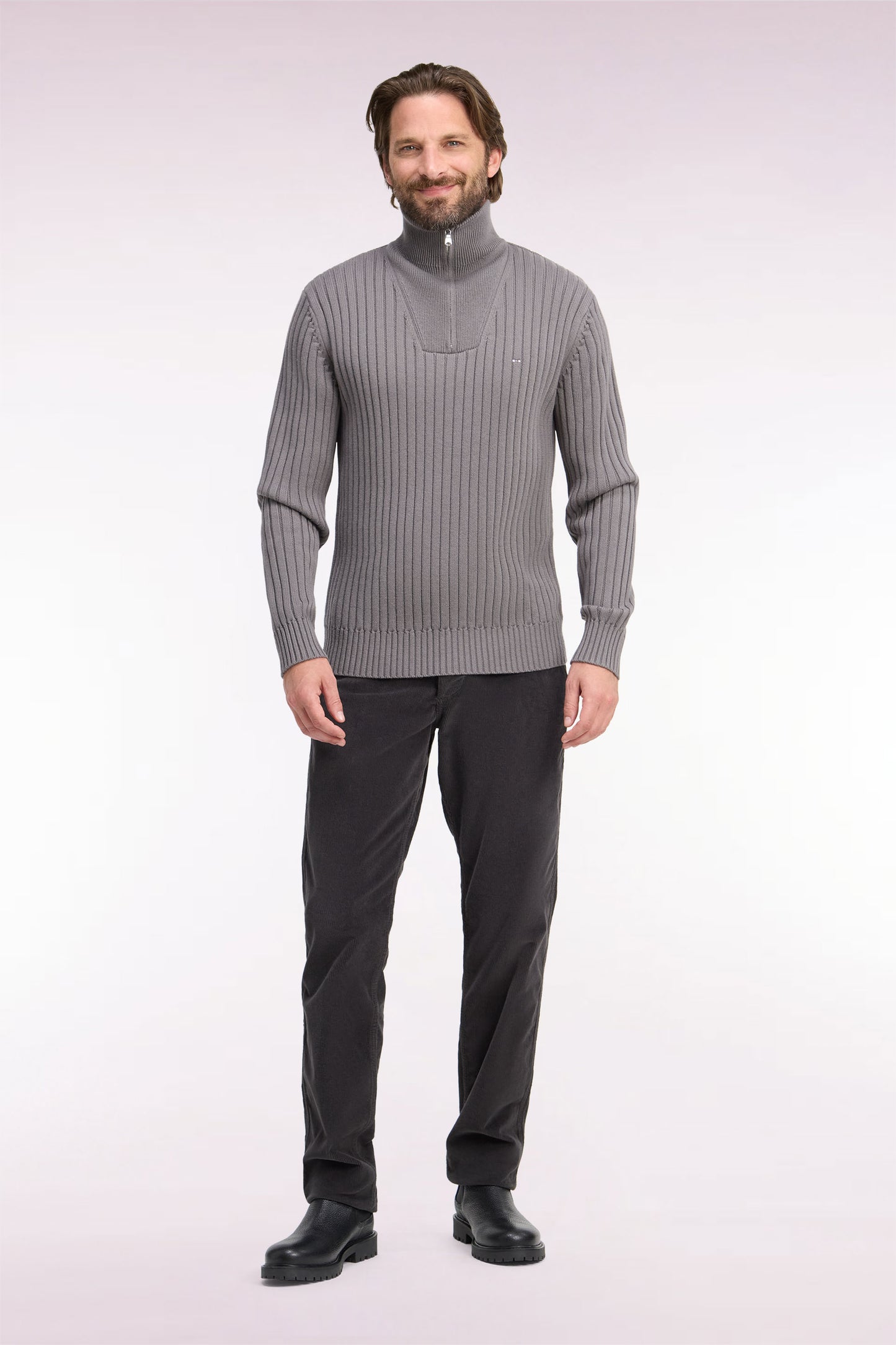 Pantalon chino sans plis en velours côtelé kaki coupe regular