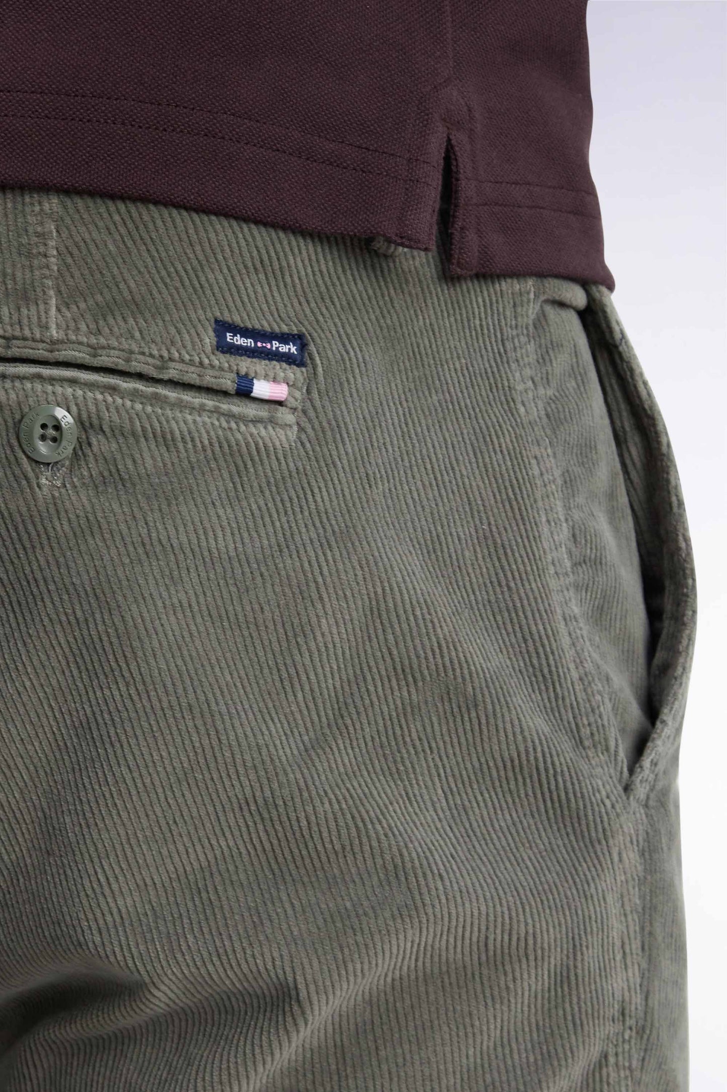 Pantalon chino sans plis en velours côtelé kaki clair coupe regular