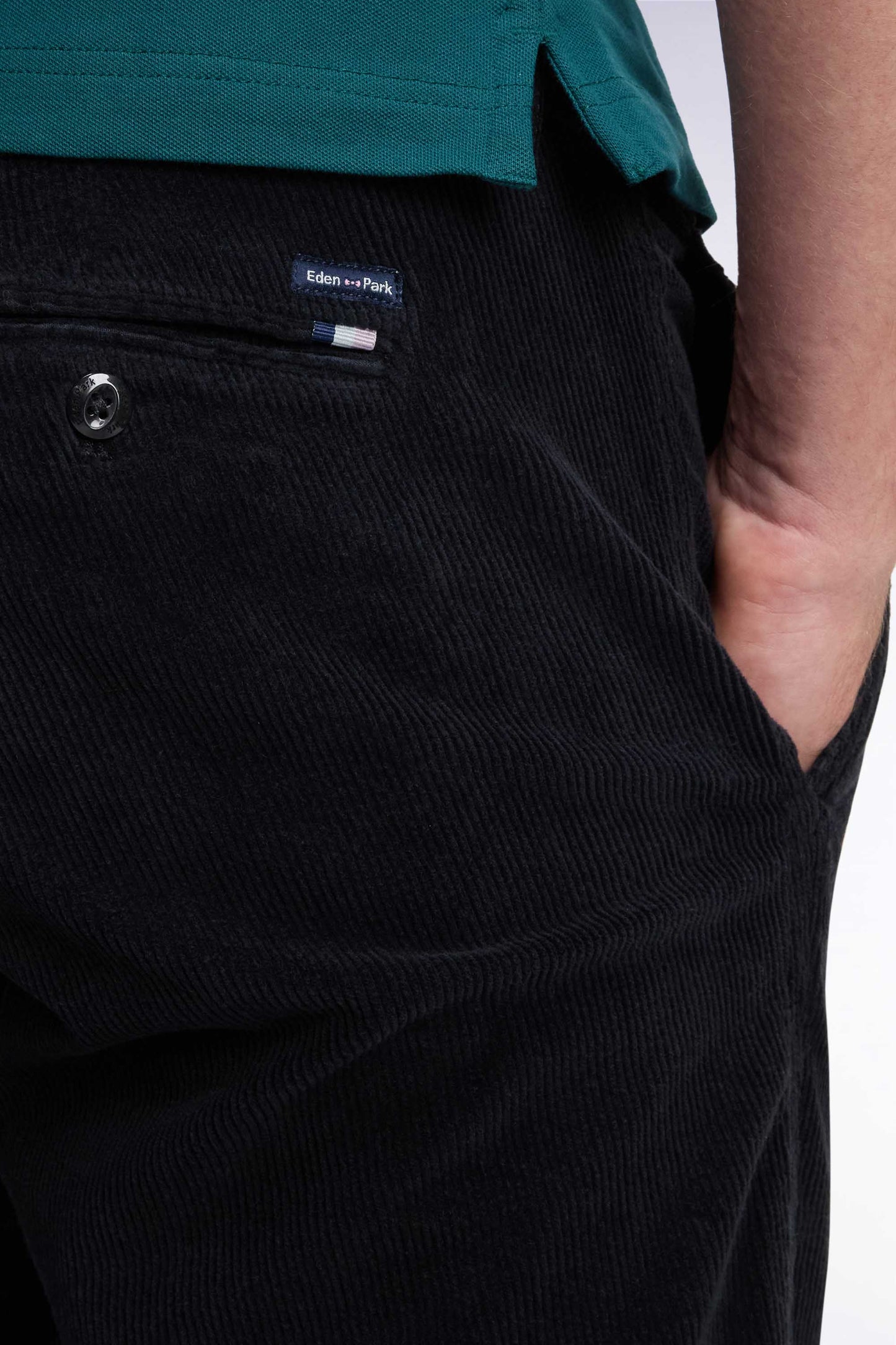 Pantalon chino sans plis en velours côtelé noir coupe regular
