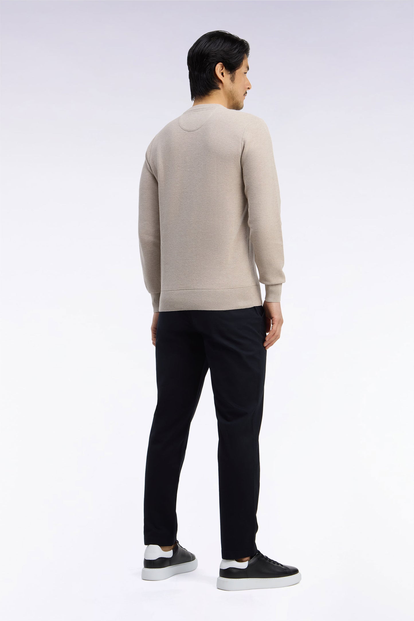 Pantalon chino sans plis en piqué de coton stretch noir coupe regular