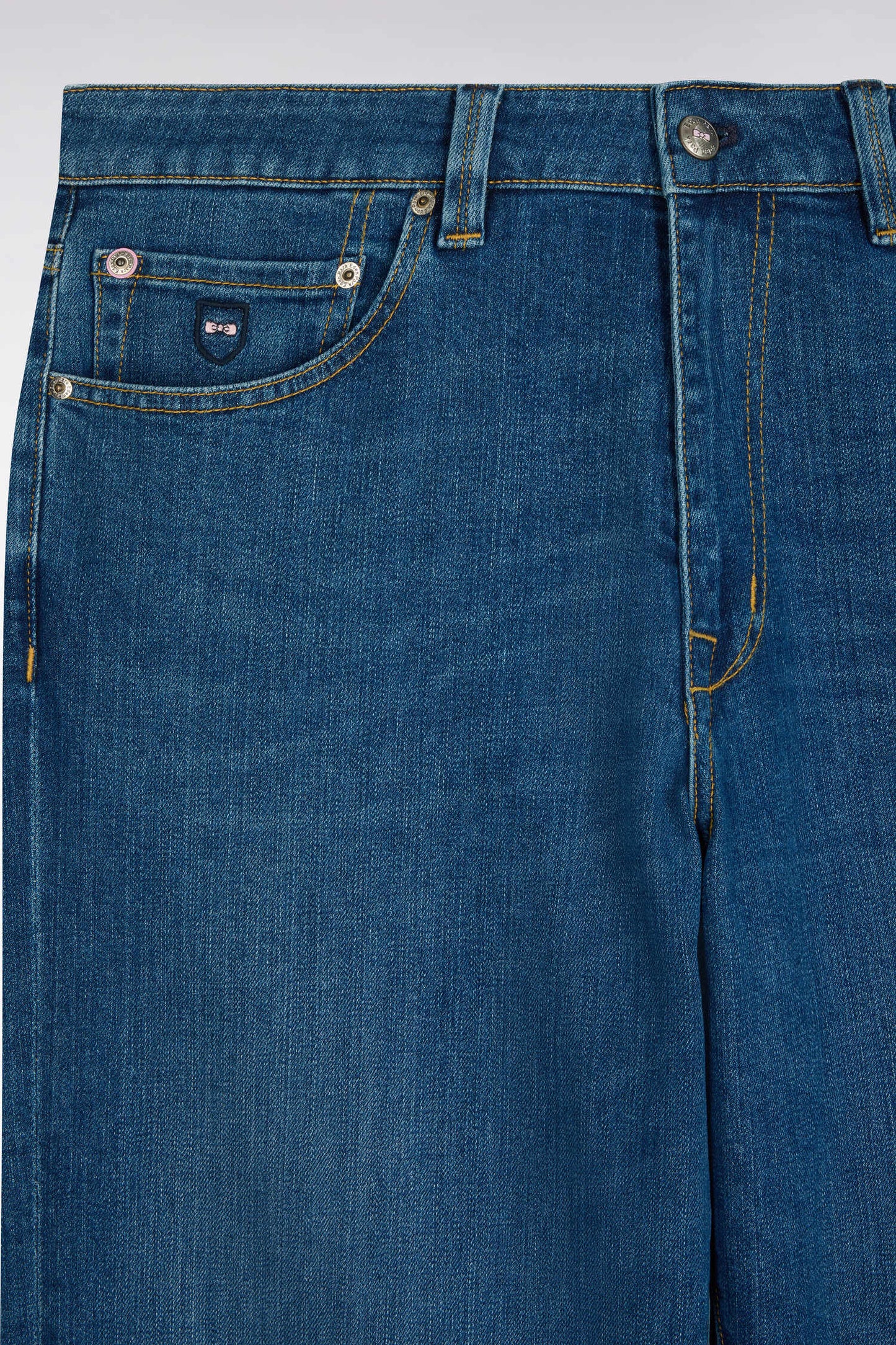 Jean en denim stretch bleu stone bleach coupe regular