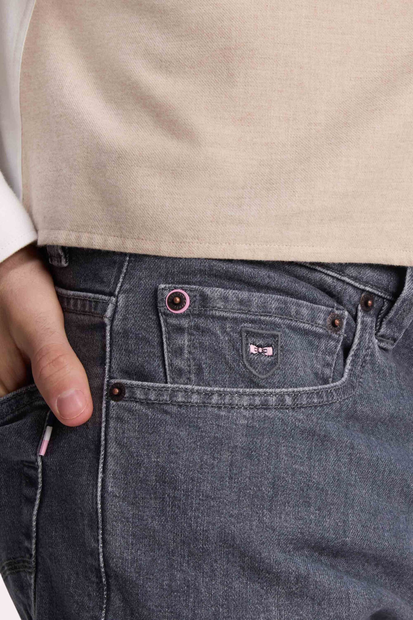 Jean en denim stretch one wash gris coupe regular