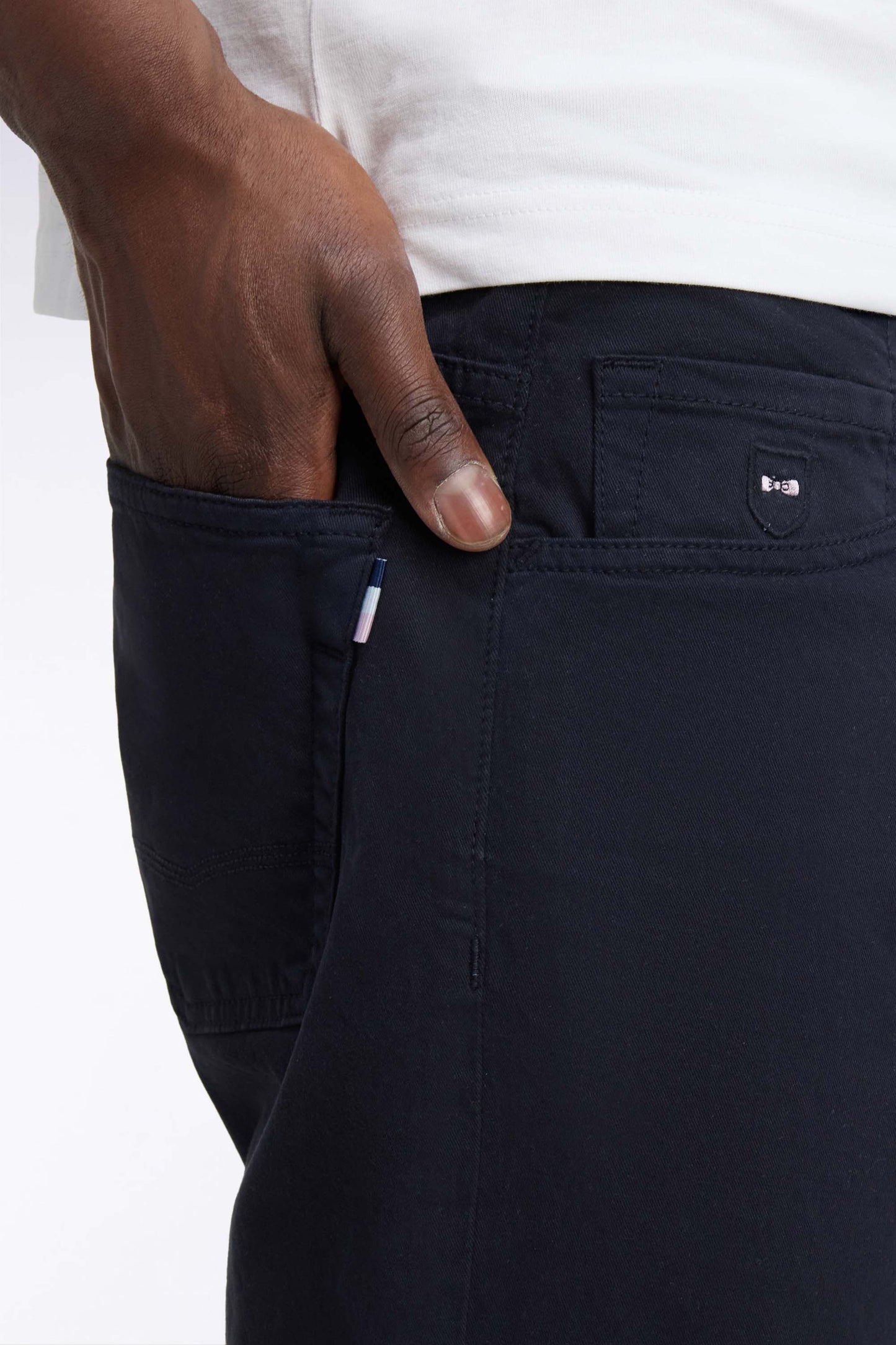 Pantalon 5 poches en toile de coton stretch marine coupe regular