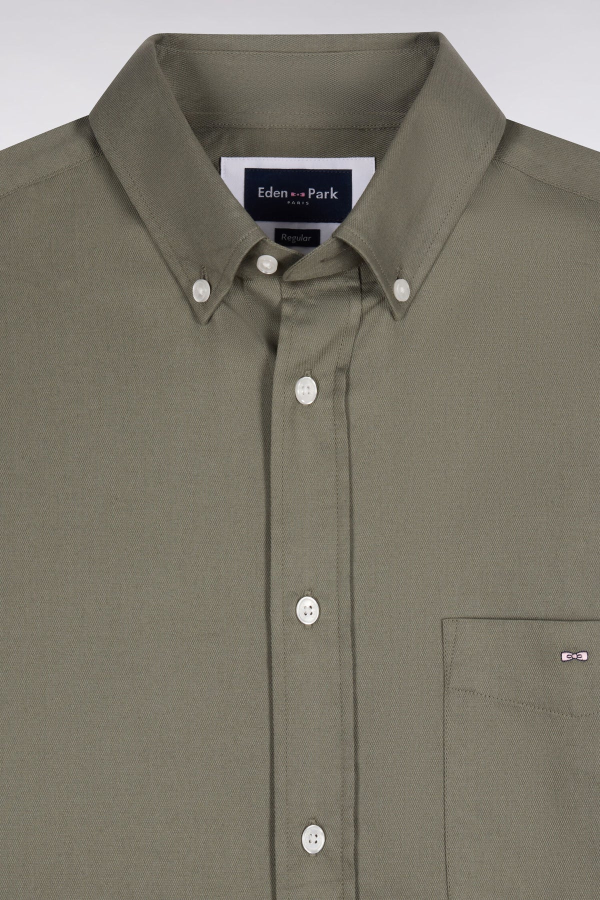 Chemise en piqué de coton vert olive coupe droite