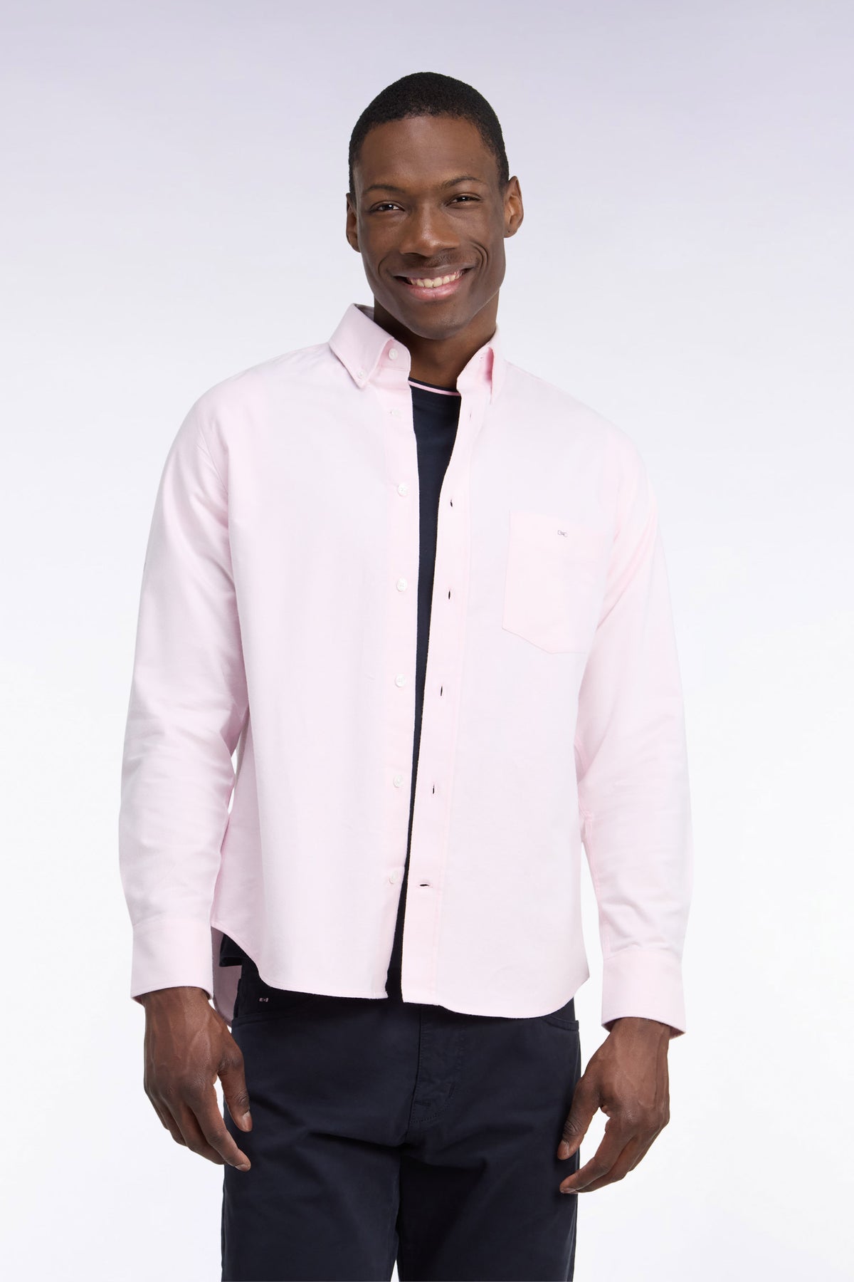 Chemise unie en coton rose coupe droite
