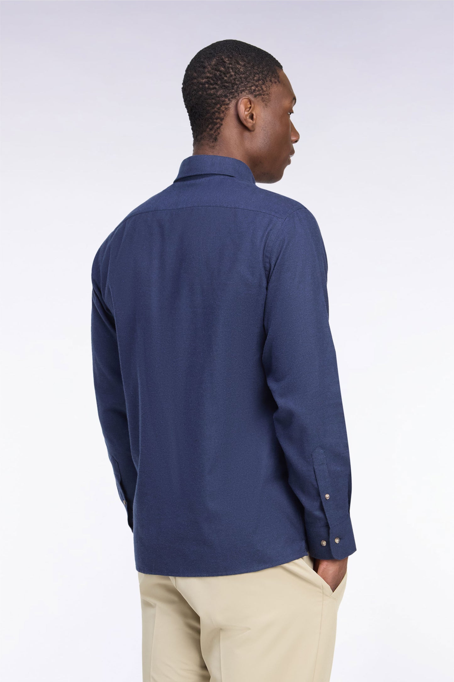 Chemise unie en coton marine coupe droite
