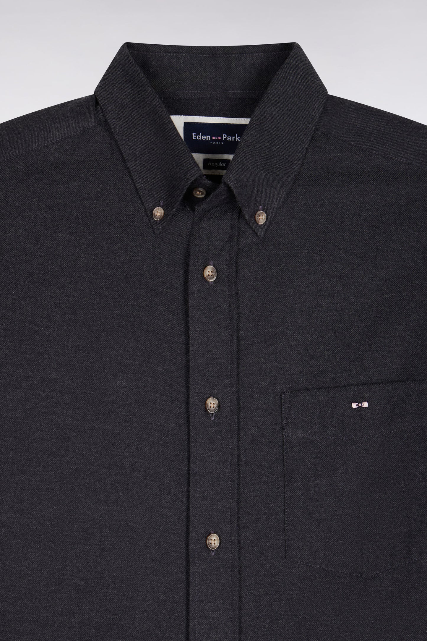 Chemise unie en coton gris foncé coupe droite