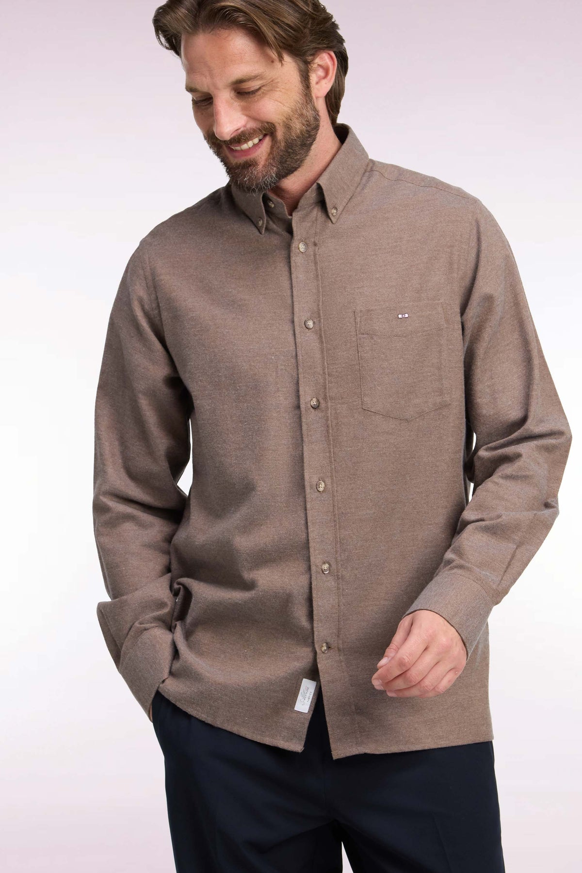 Chemise unie en coton marron coupe droite