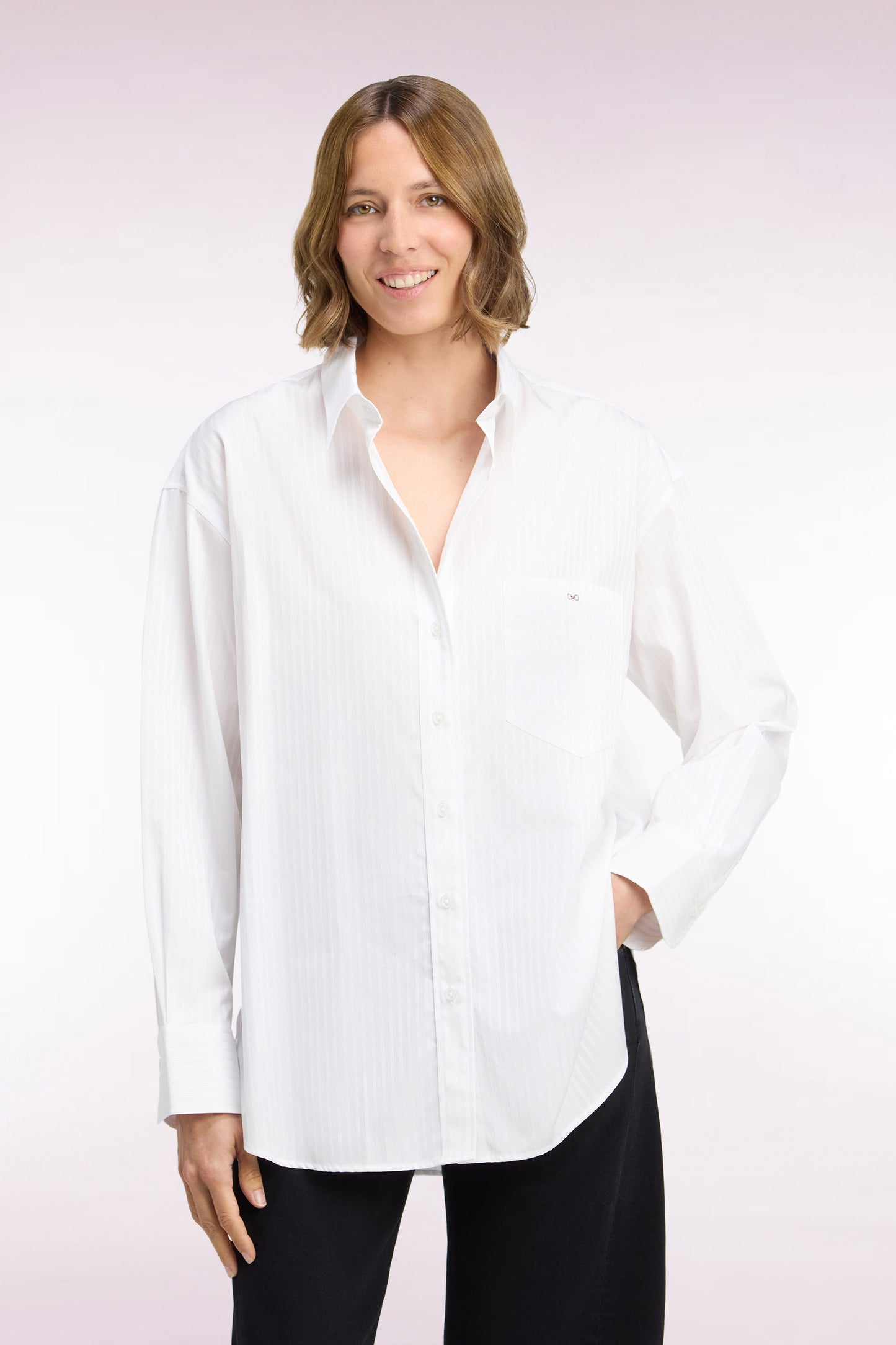 Chemise en coton blanc à rayures beige coupe oversized
