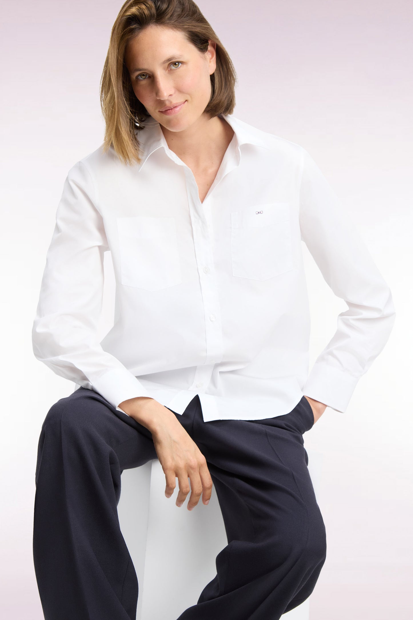 Chemise en coton blanc à poches plaquées coupe décontractée