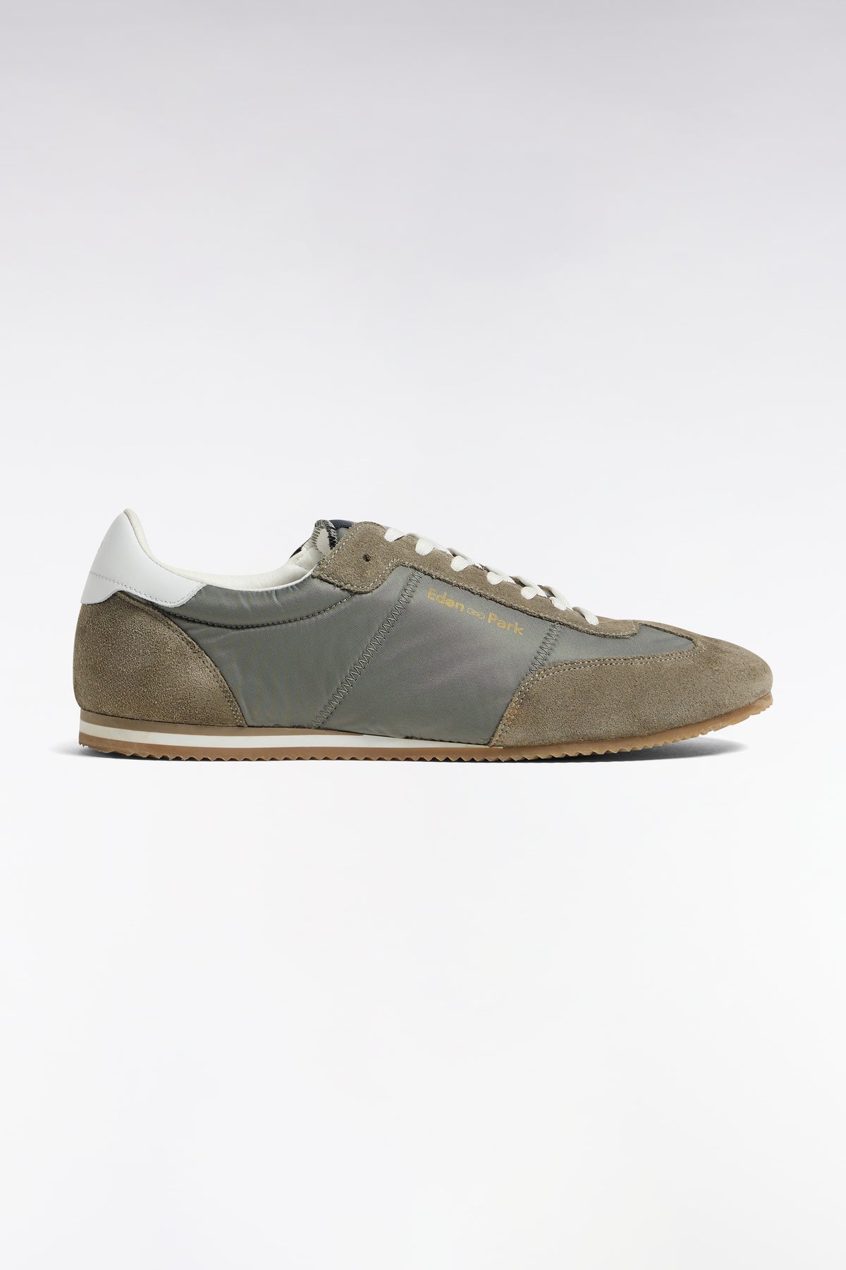 Beige low-top sneakers