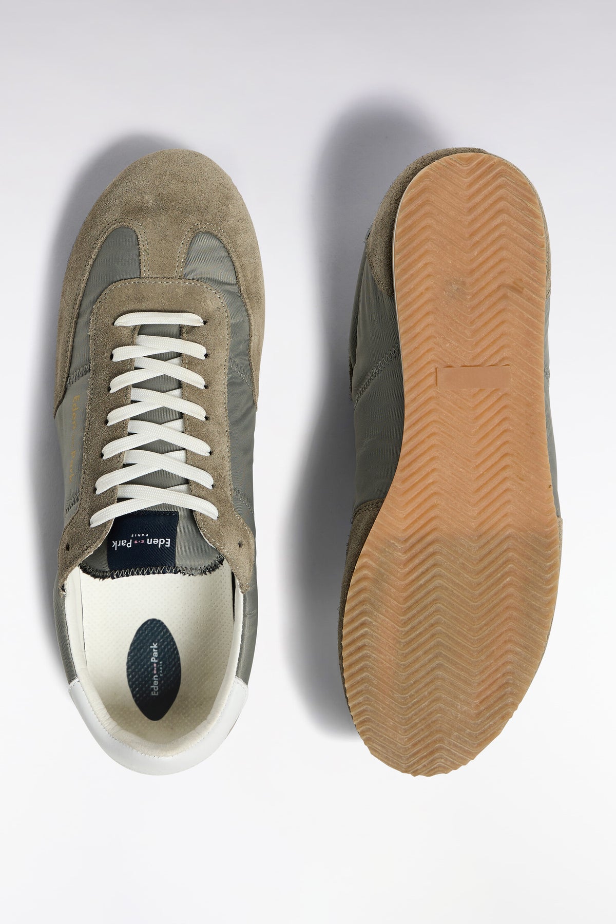 Beige low-top sneakers