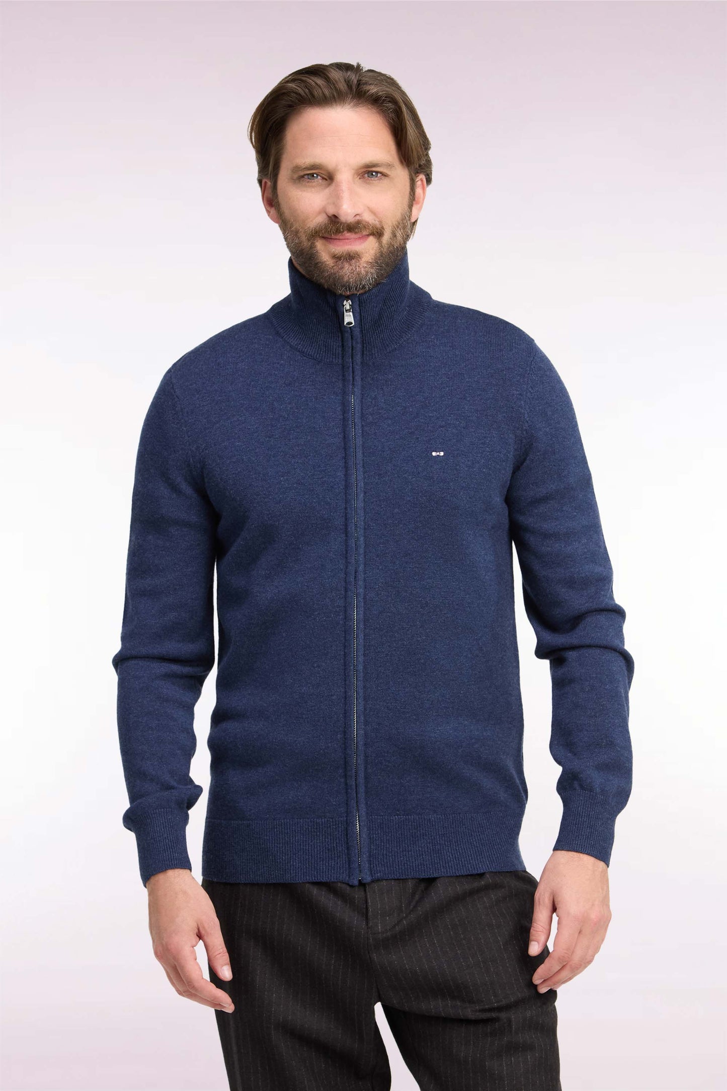 Cardigan zippé en laine et coton bleu coupe droite