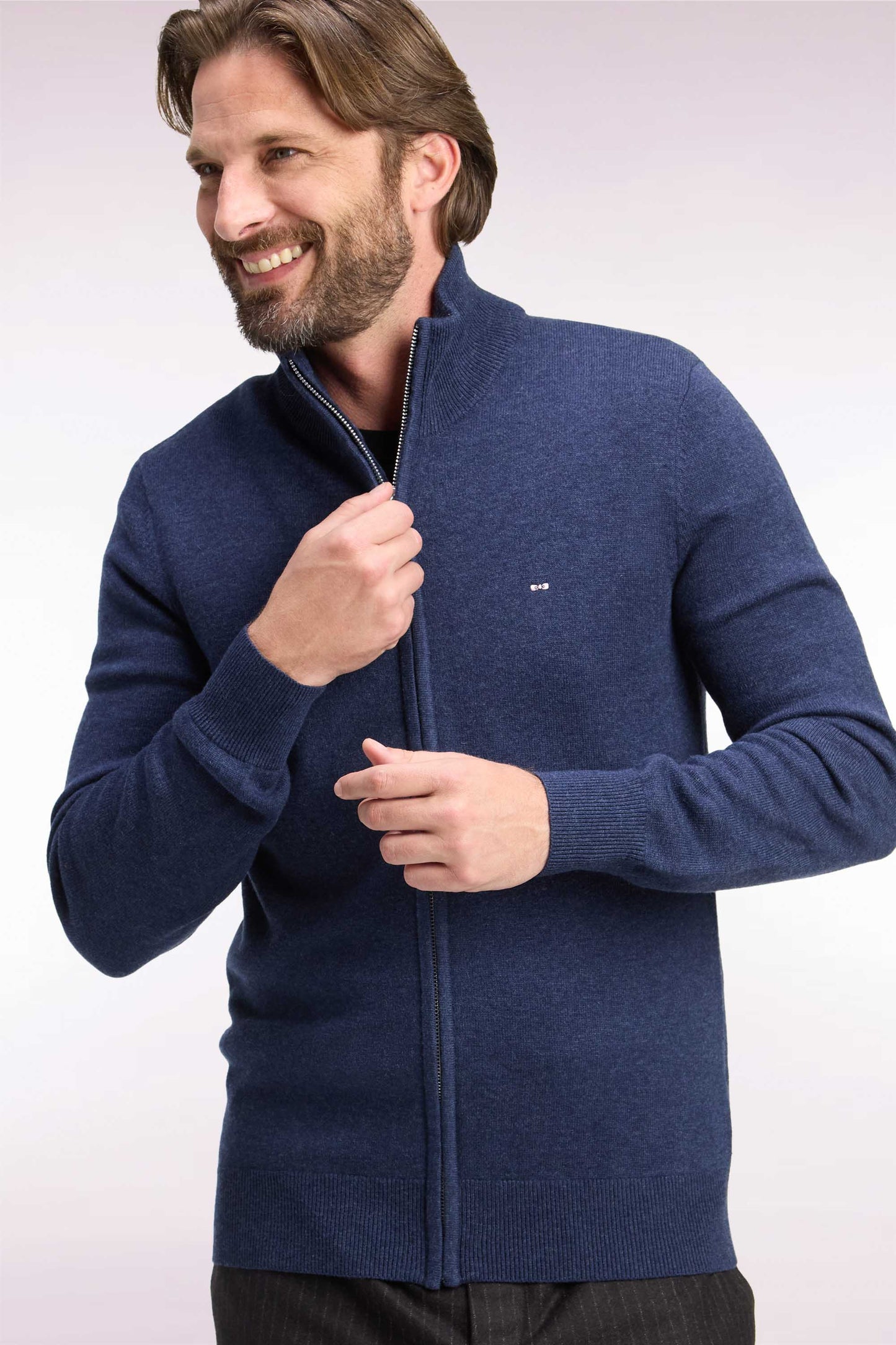 Cardigan zippé en laine et coton bleu coupe droite