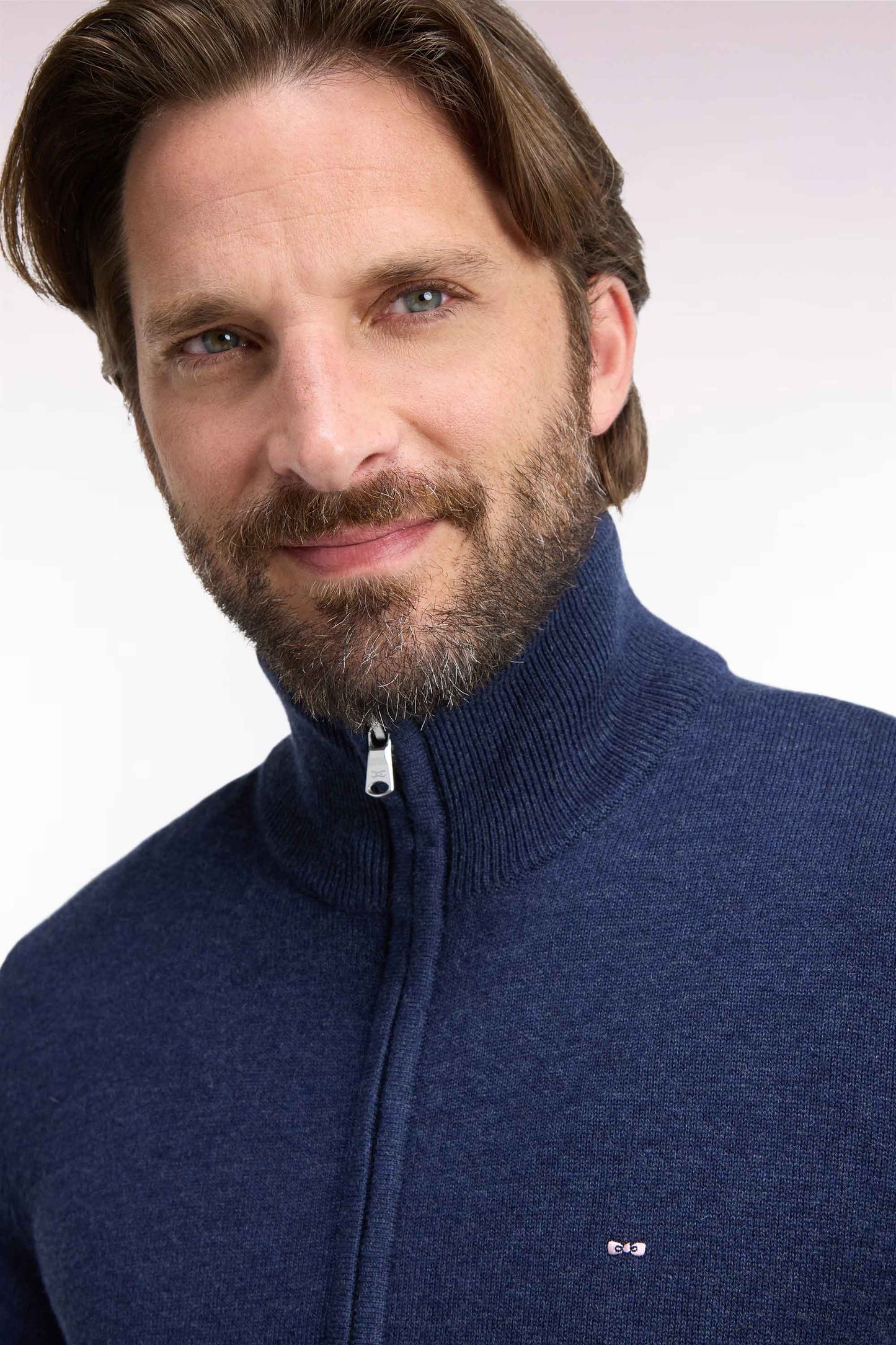 Cardigan zippé en laine et coton bleu coupe droite