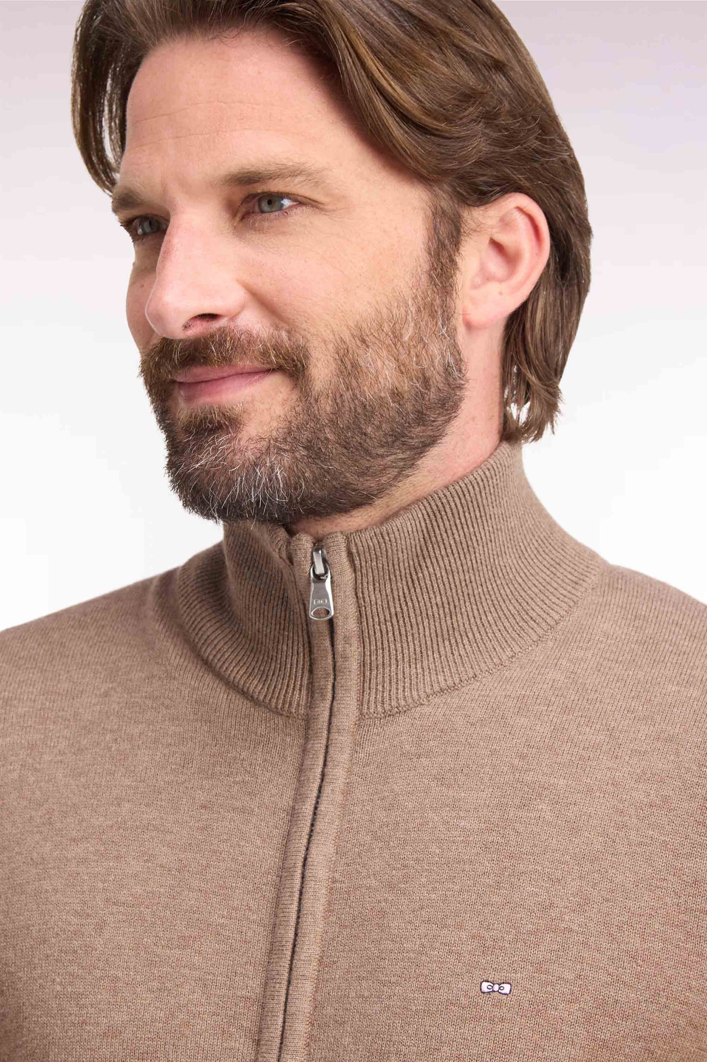 Cardigan zippé en laine et coton marron coupe droite