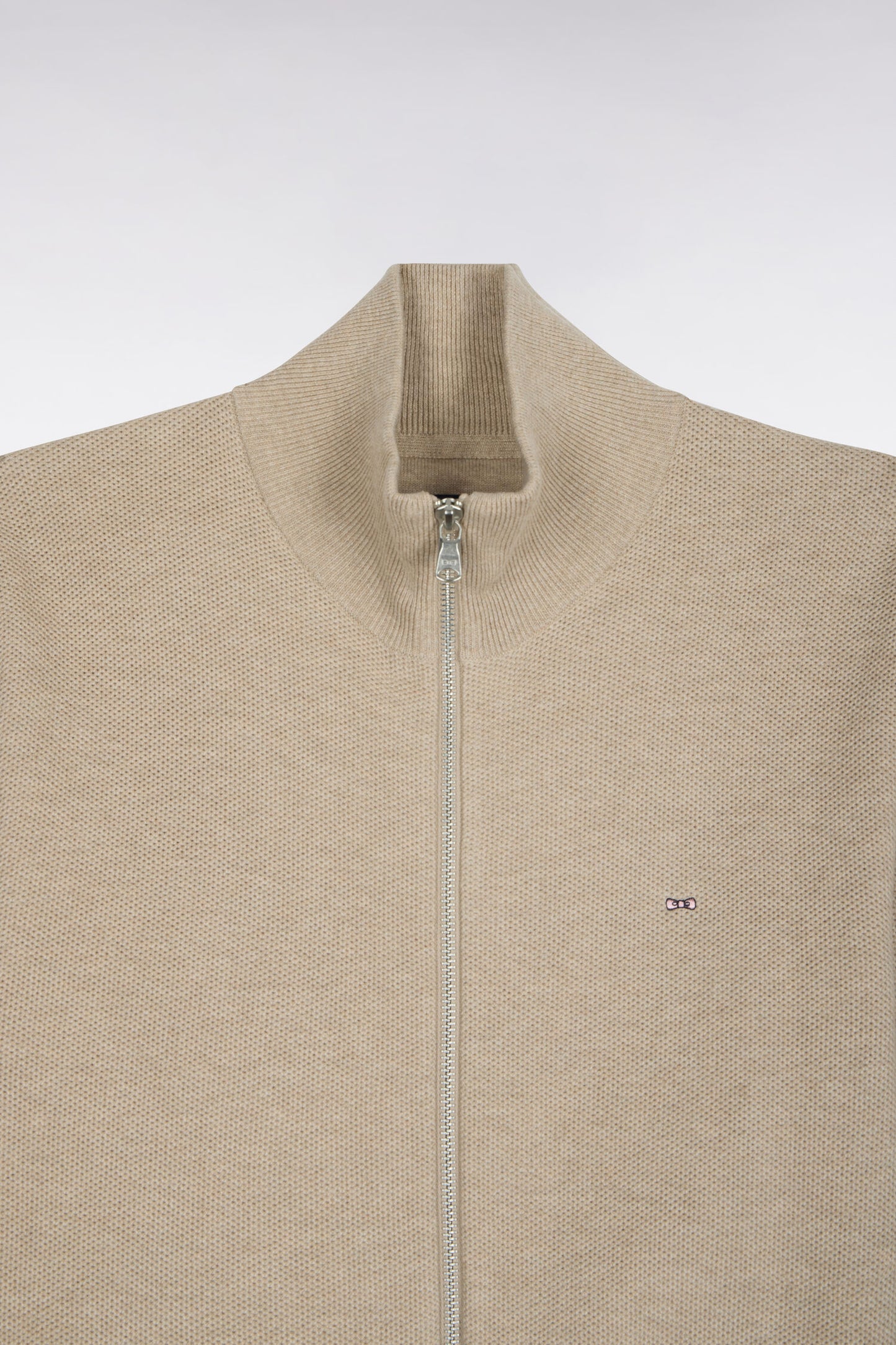 Cardigan zippé en coton beige coupe droite