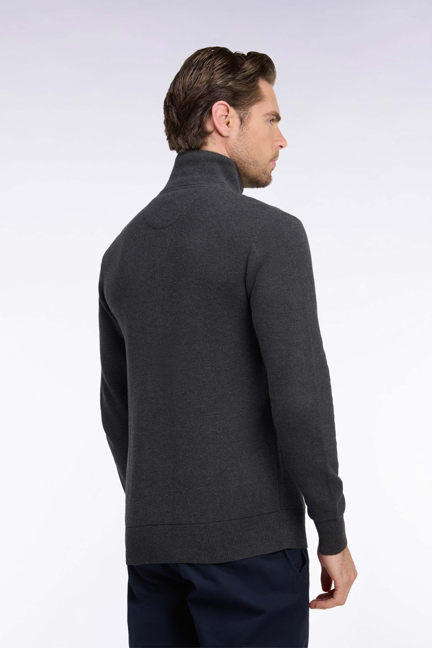 Cardigan zippé en coton gris anthracite coupe droite