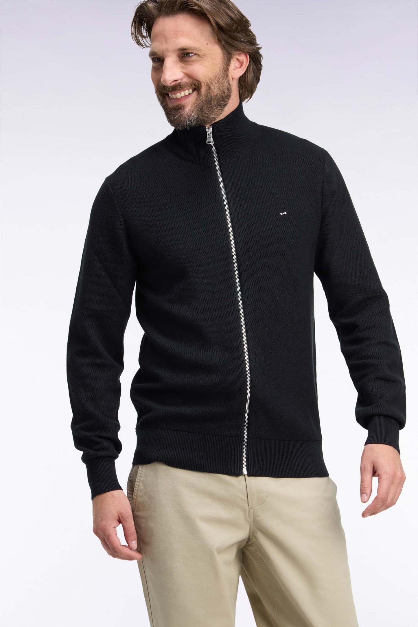 Cardigan zippé en coton noir coupe droite