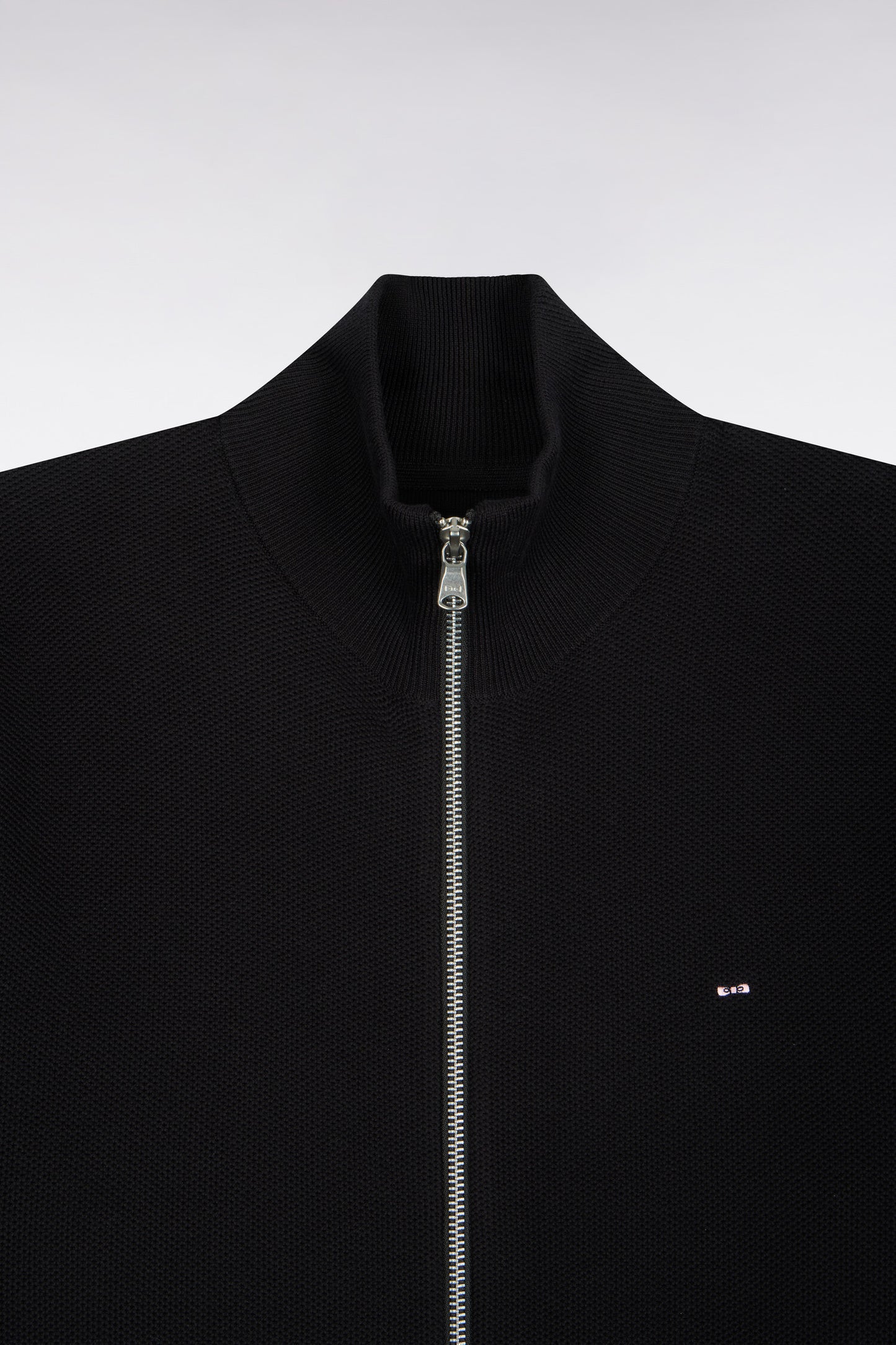 Cardigan zippé en coton noir coupe droite