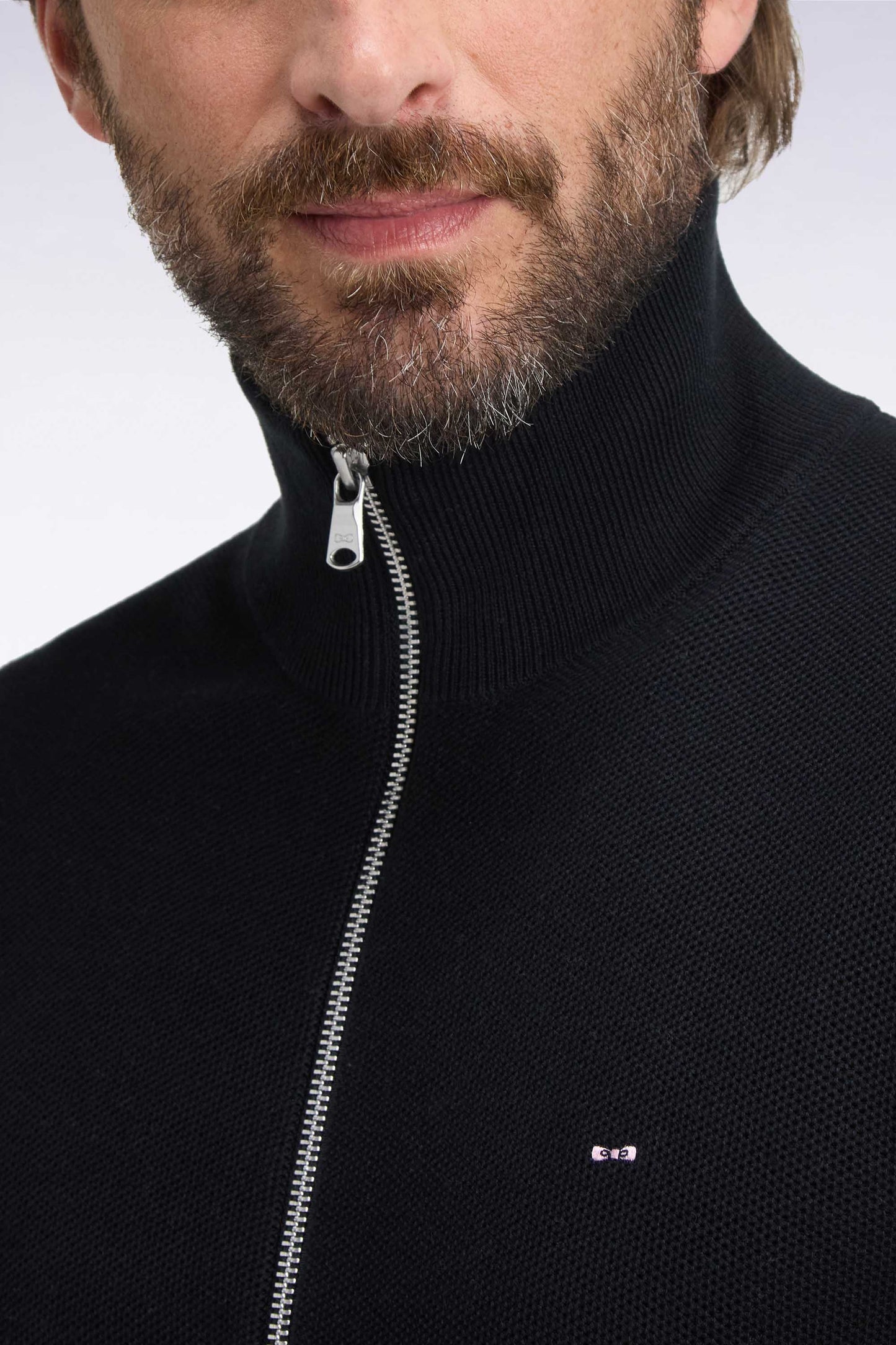 Cardigan zippé en coton noir coupe droite
