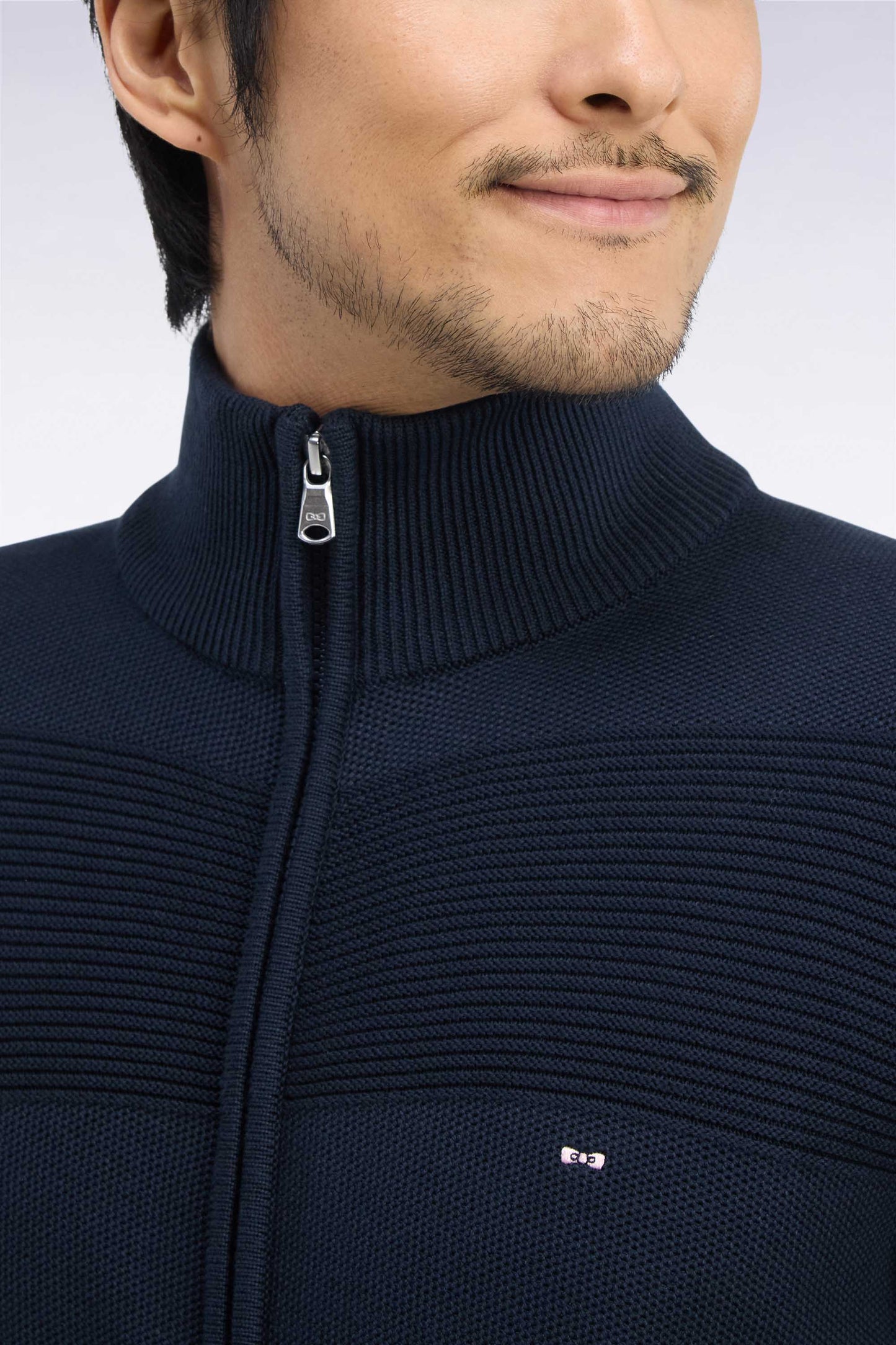 Cardigan zippé en coton marine à effet rayé coupe droite