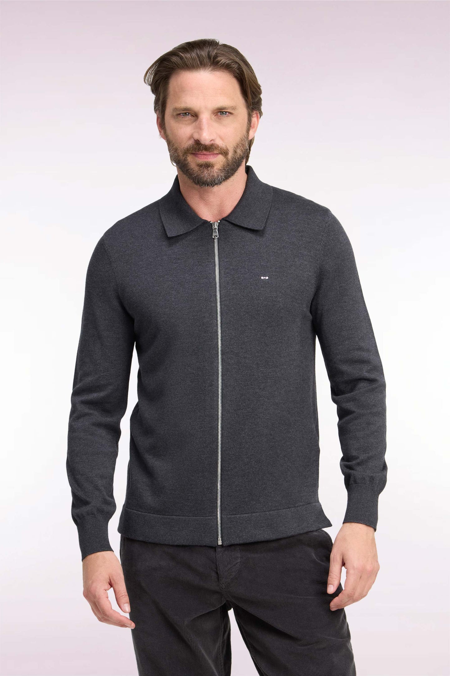 Cardigan zippé en coton et viscose gris foncé coupe droite