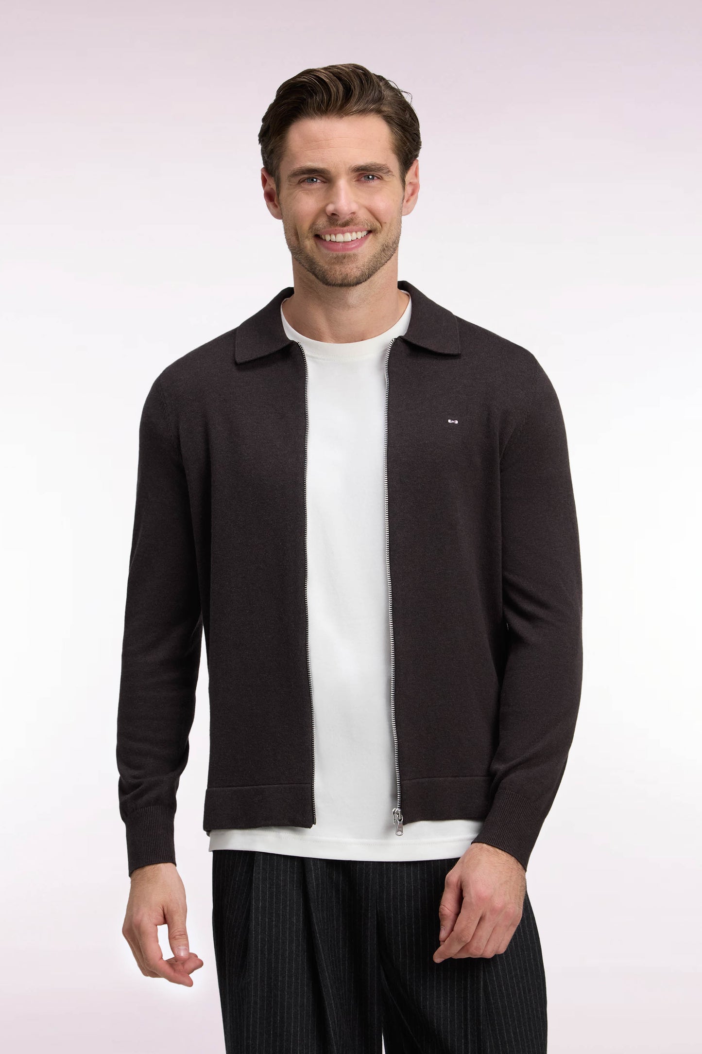 Cardigan zippé en coton et viscose marron coupe droite