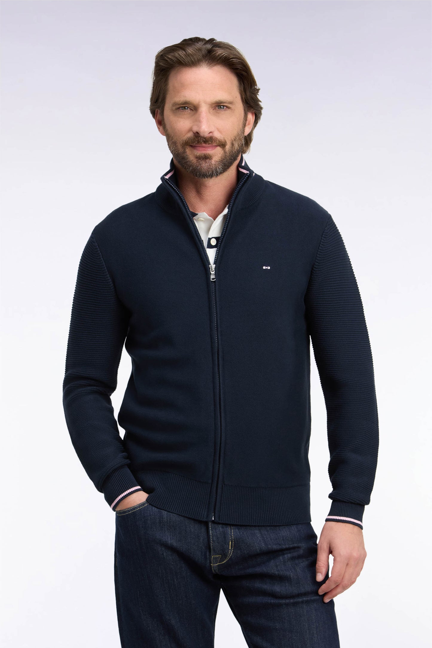 Cardigan en jersey coton marine zippé broderie dos