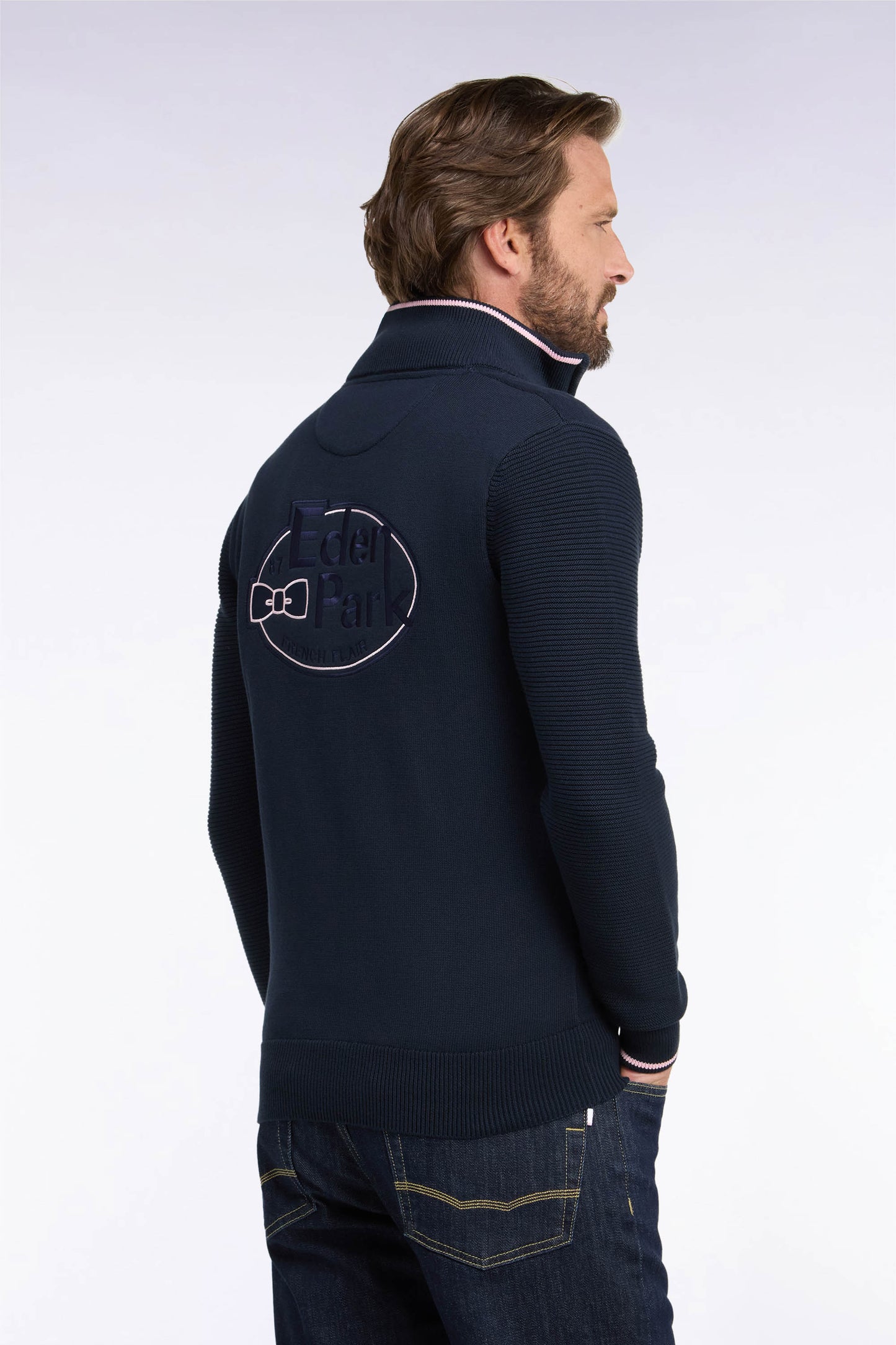 Cardigan en jersey coton marine zippé broderie dos