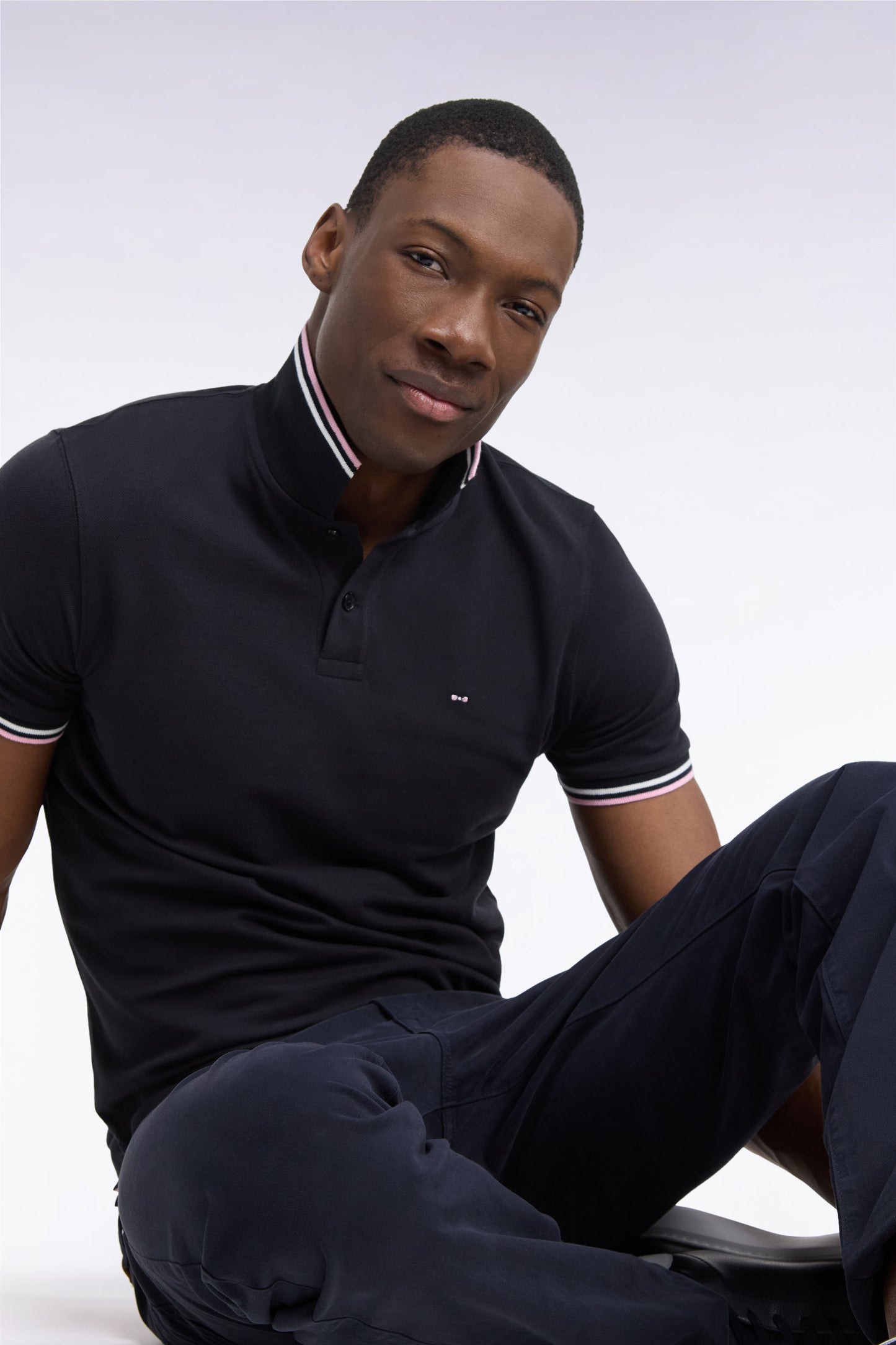 Polo manches courtes en piqué coton noir coupe droite