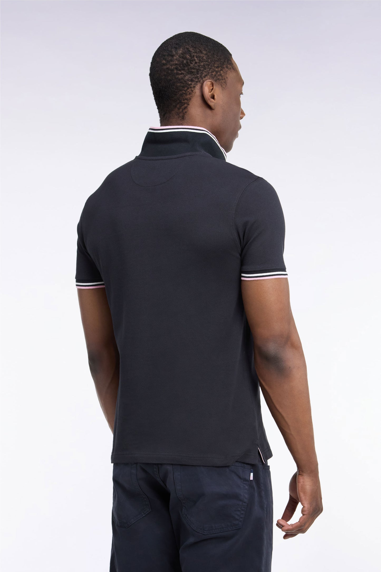 Polo manches courtes en piqué coton noir coupe droite