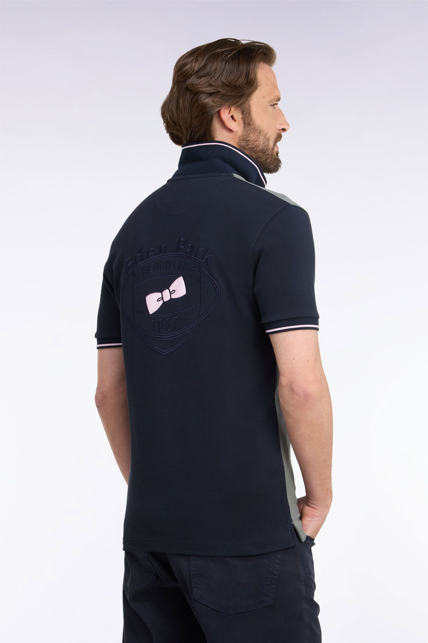 Polo manches courtes en piqué coton vert et marine dos brodé coupe droite