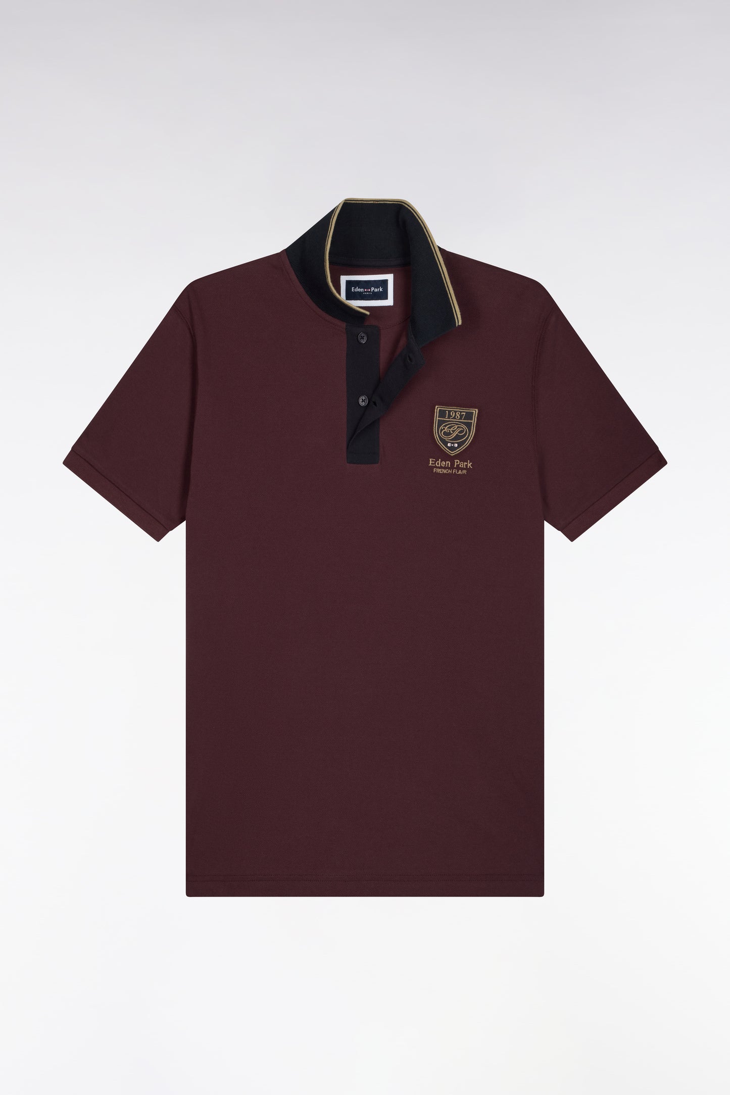 Polo manches courtes en piqué coton bordeaux à écusson coupe droite