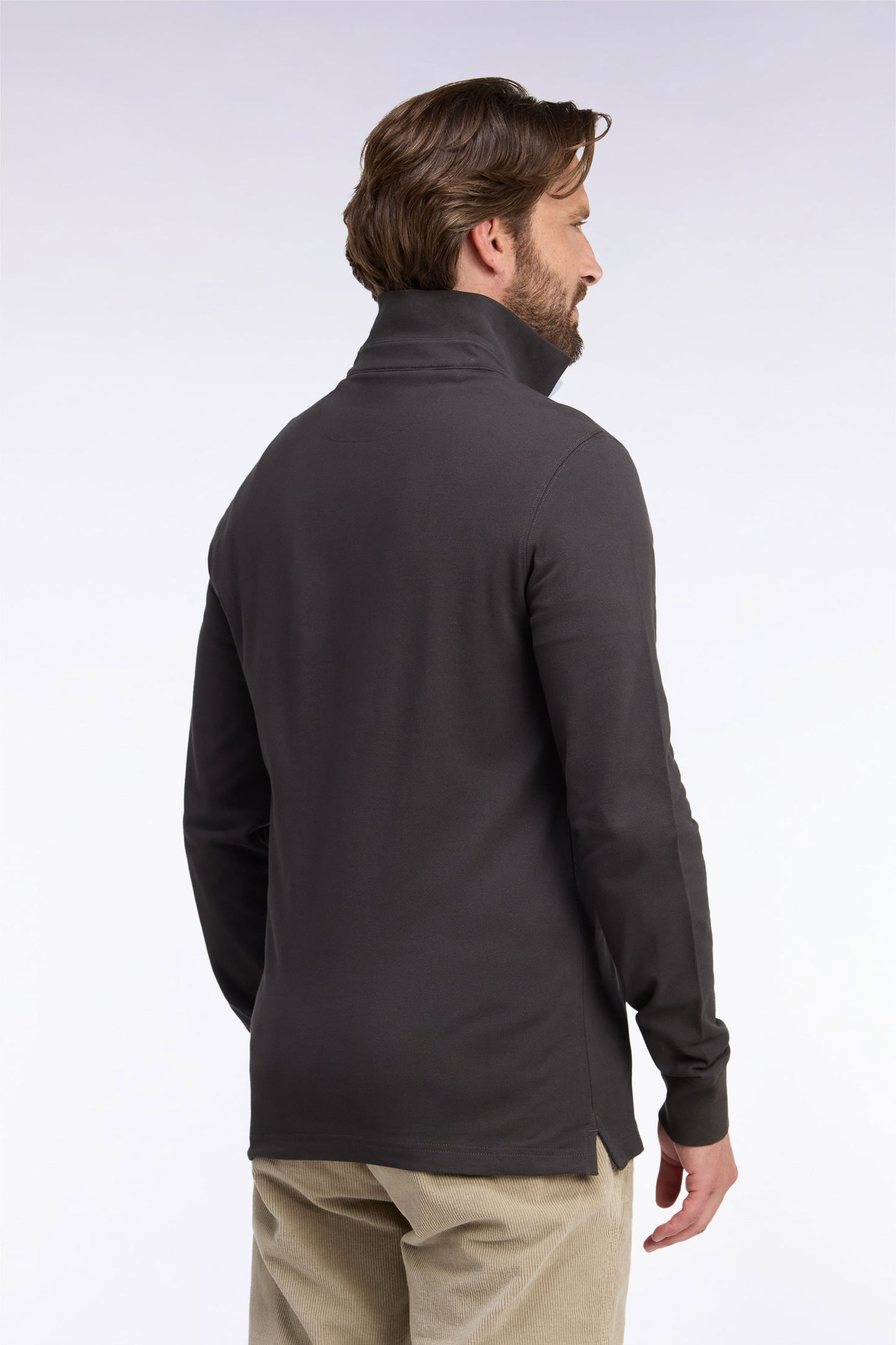 Polo manches longues en coton stretch marron coupe ajustée