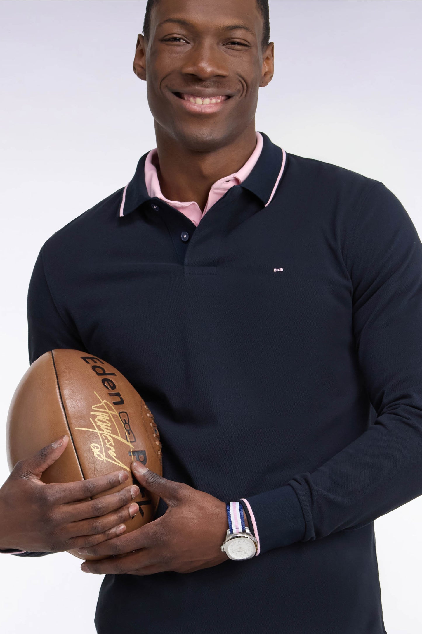 Polo à manches longues en piqué coton marine à liseré rose broderie dos