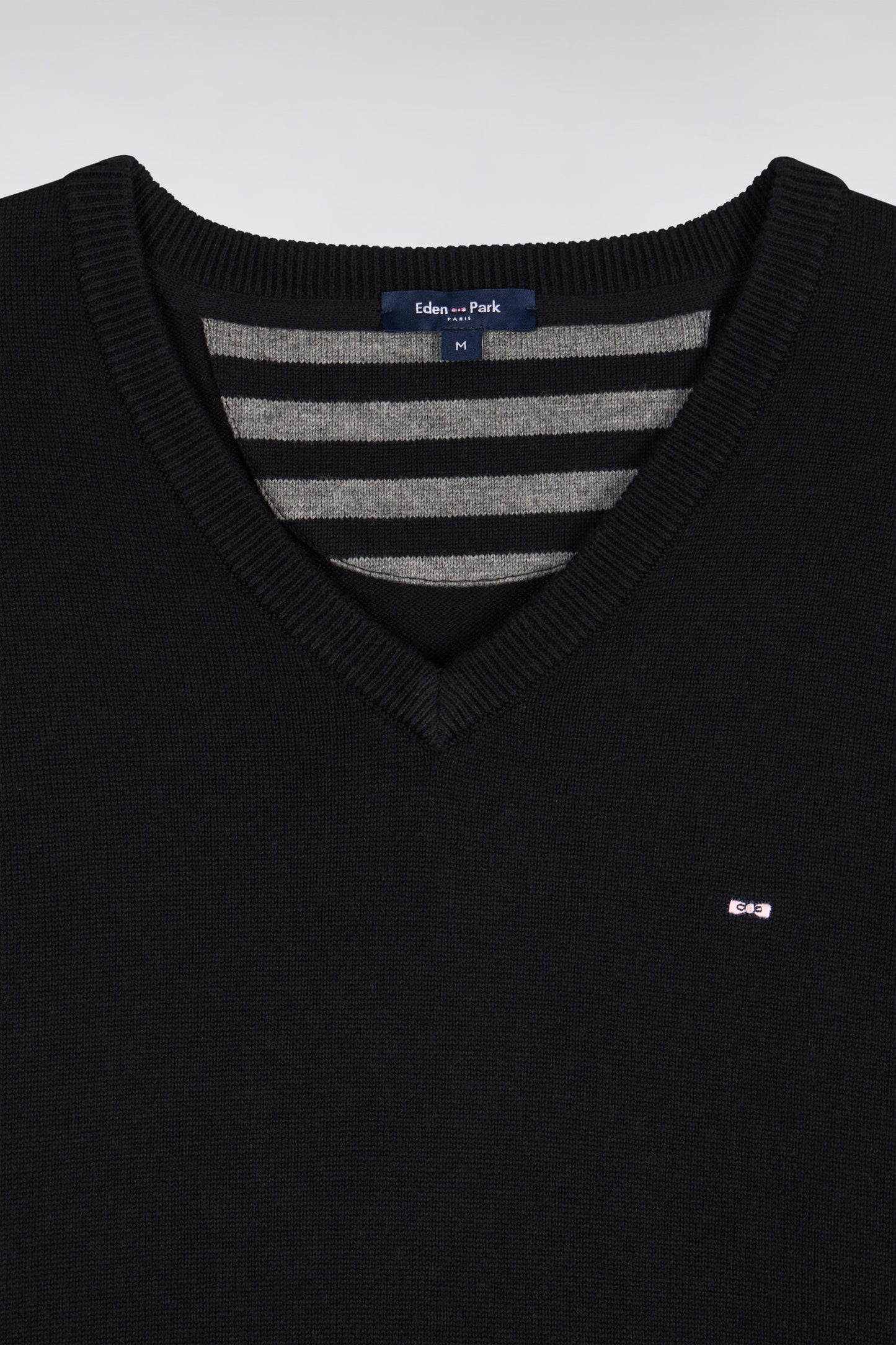 Pull col V en laine et coton noir coupe droite