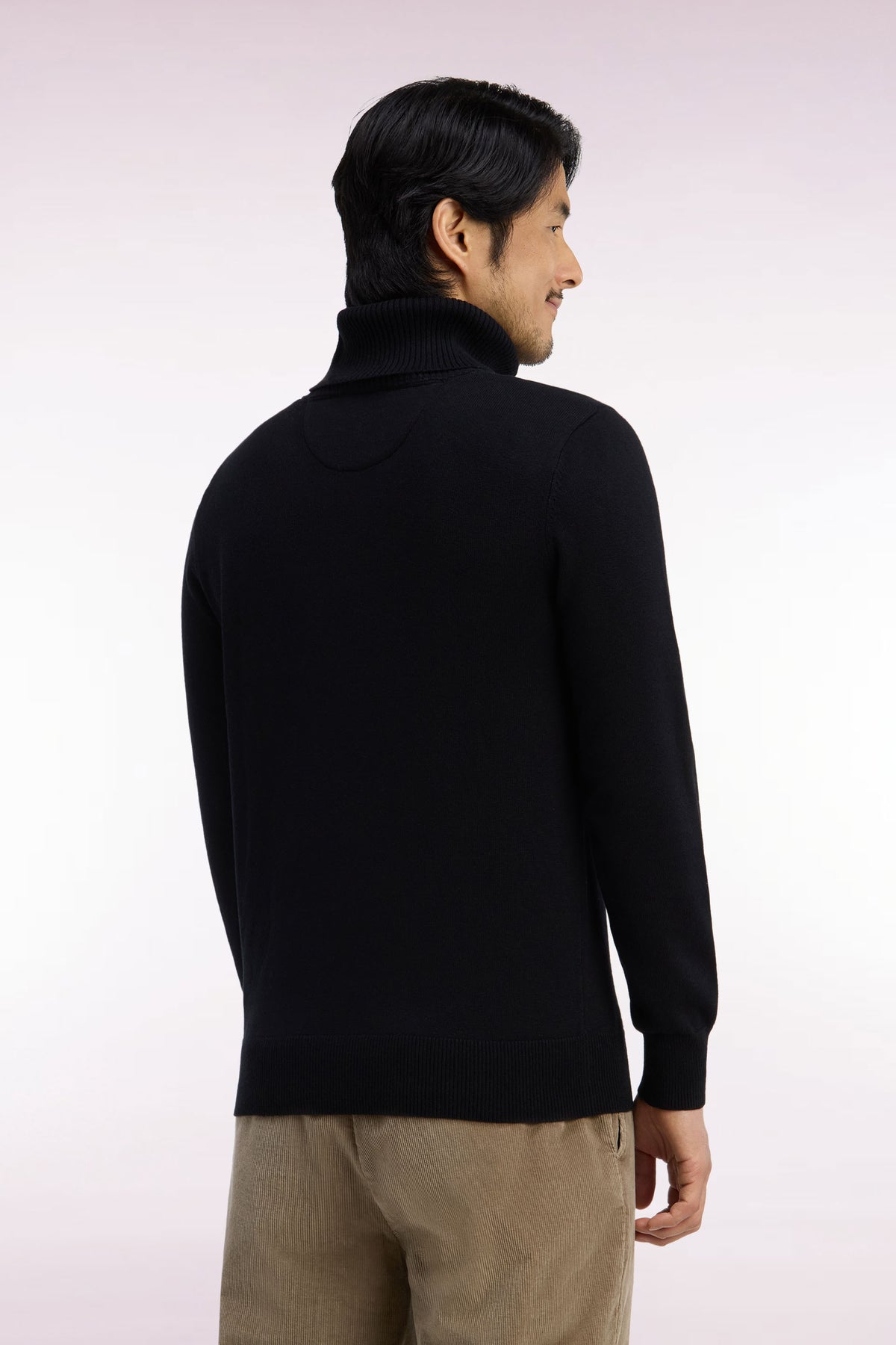 Pull col roulé en laine et coton noir coupe droite