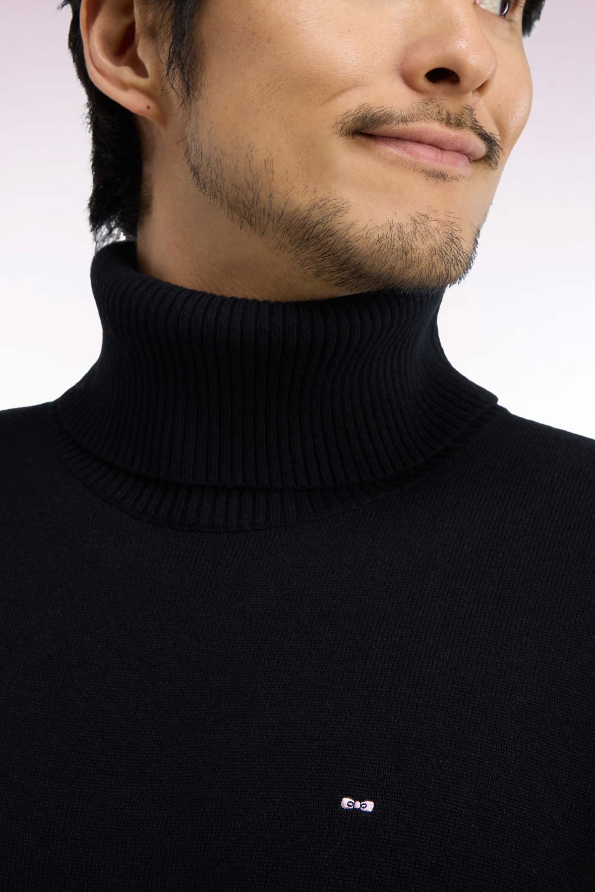 Pull col roulé en laine et coton noir coupe droite