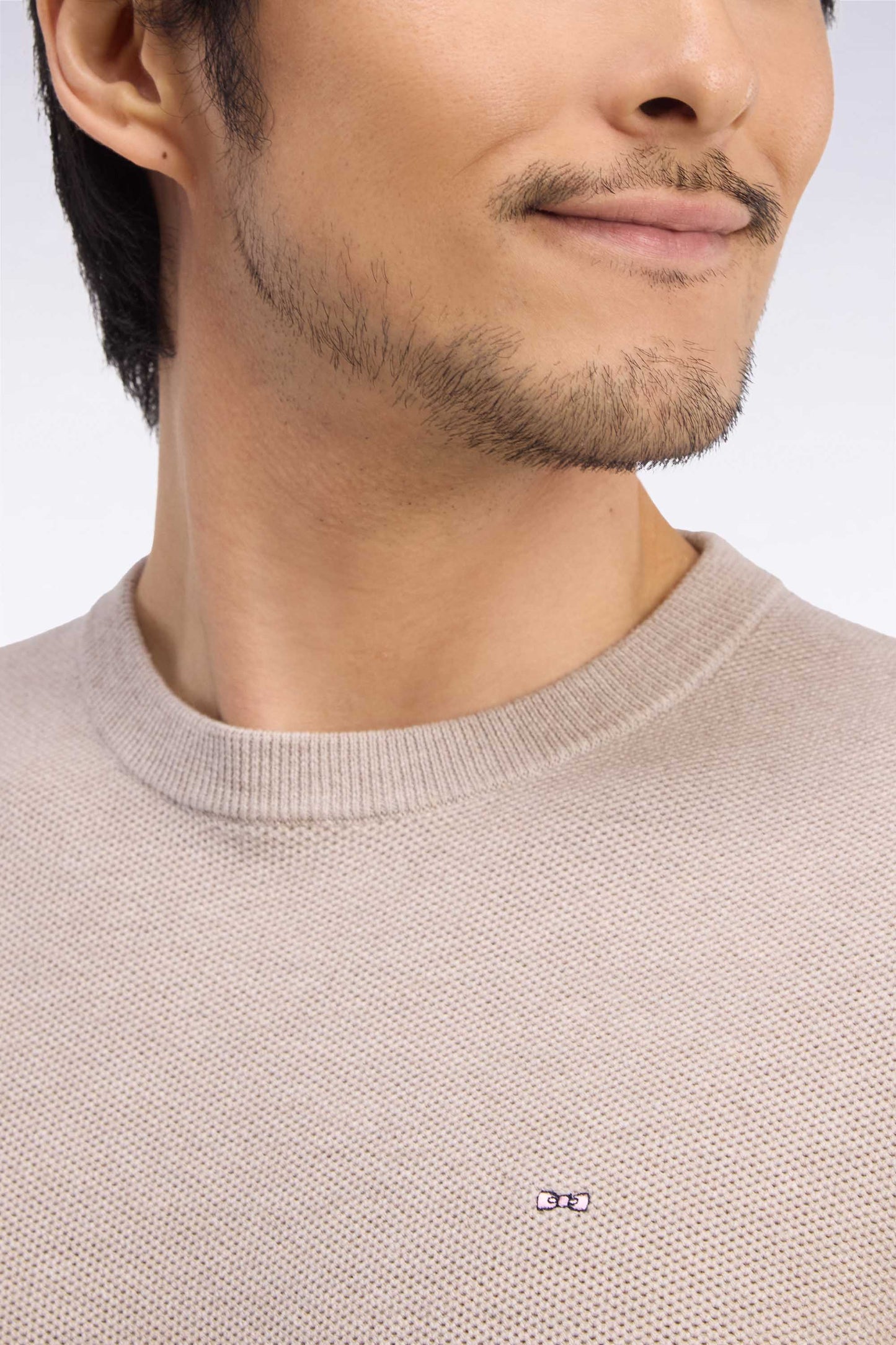 Pull col rond en coton beige coupe droite