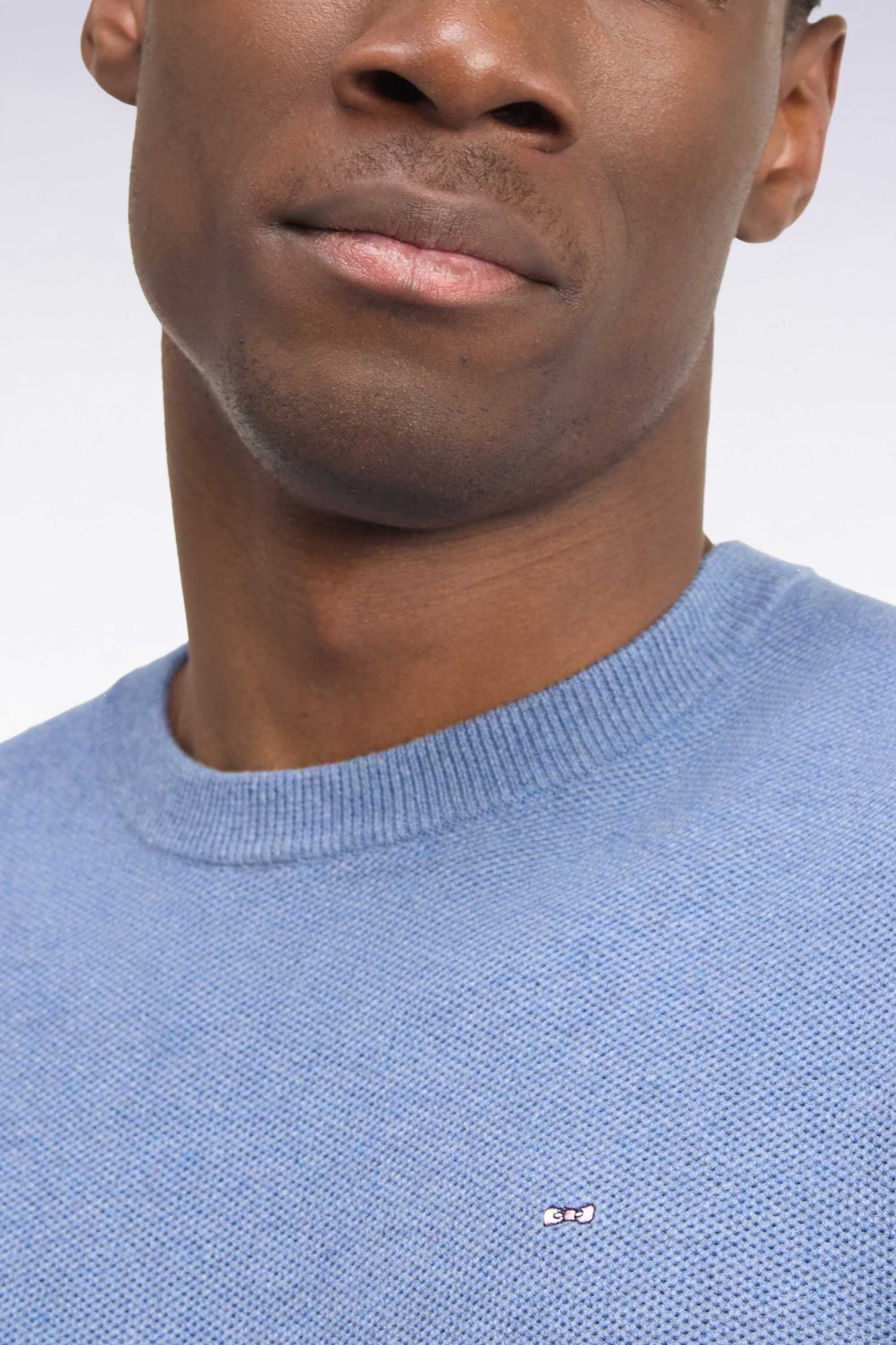 Pull col rond en coton bleu  coupe droite