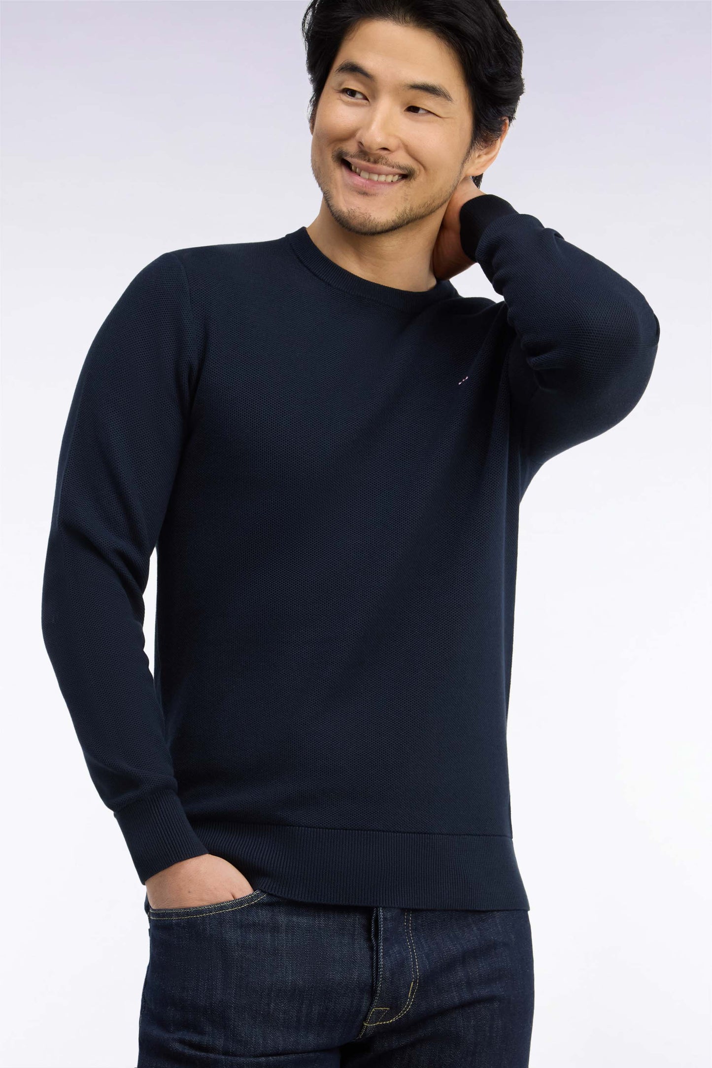 Pull col rond en coton marine coupe droite