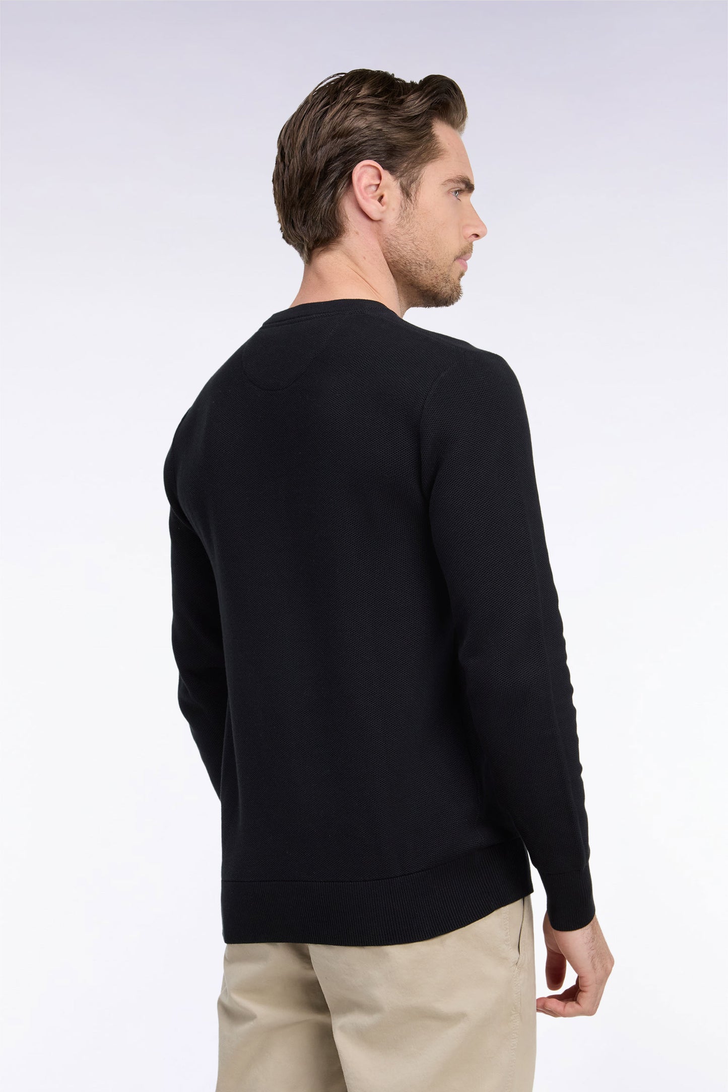 Pull col rond en coton noir coupe droite