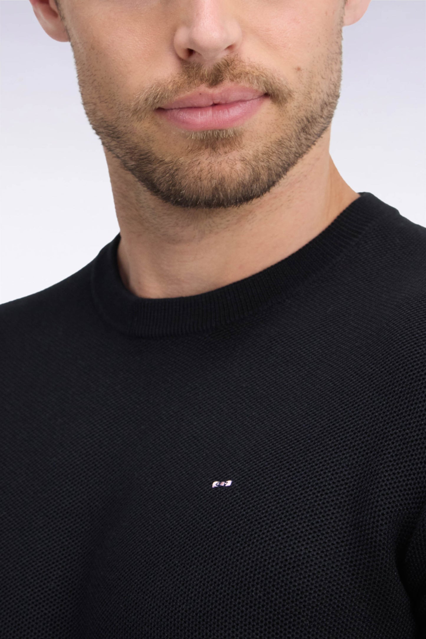 Pull col rond en coton noir coupe droite