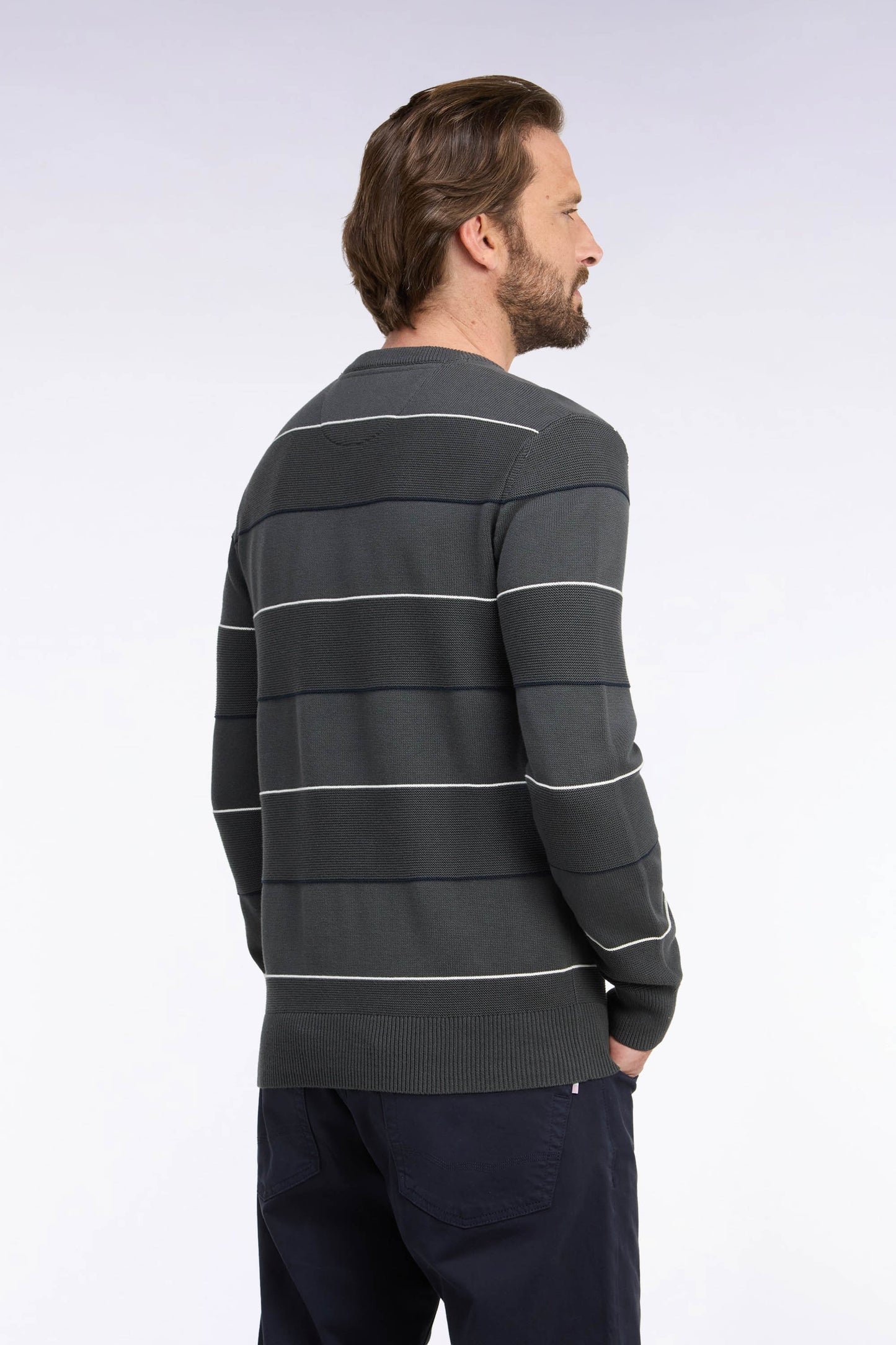 Pull à col rond en coton rayé kaki coupe droite