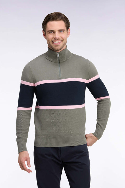 Pull à col camionneur en coton vert olive à découpes contrastées coupe droite - Image 3