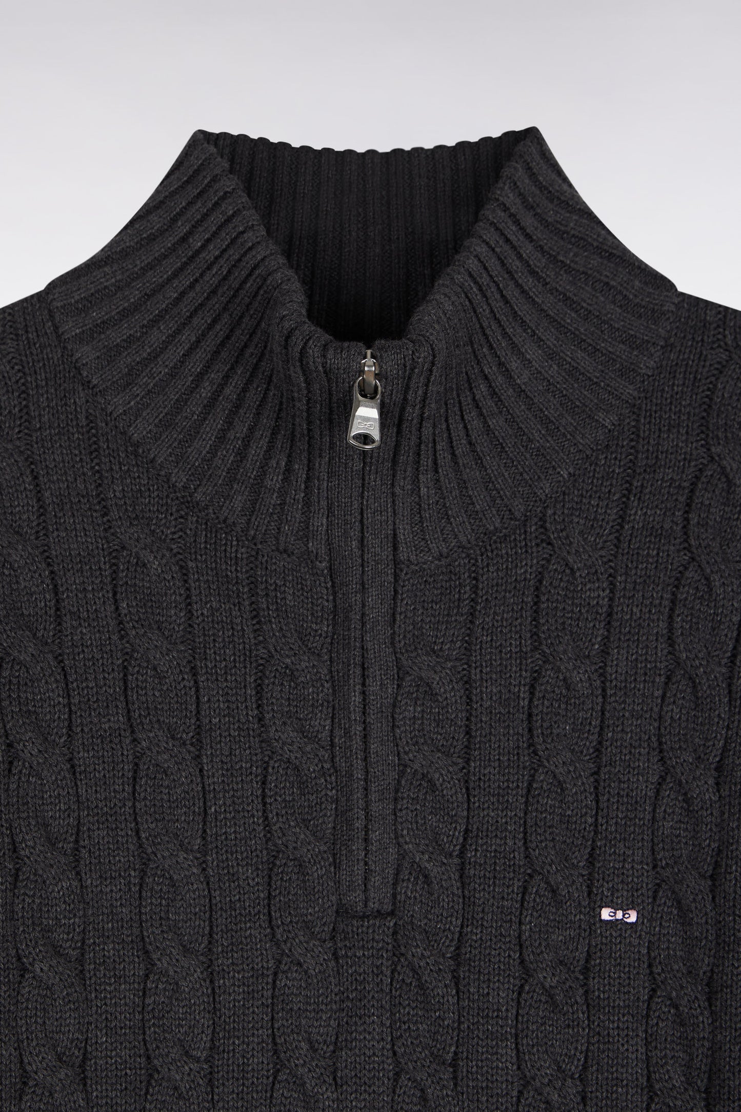 Pull à torsades à col camionneur en coton gris coupe droite